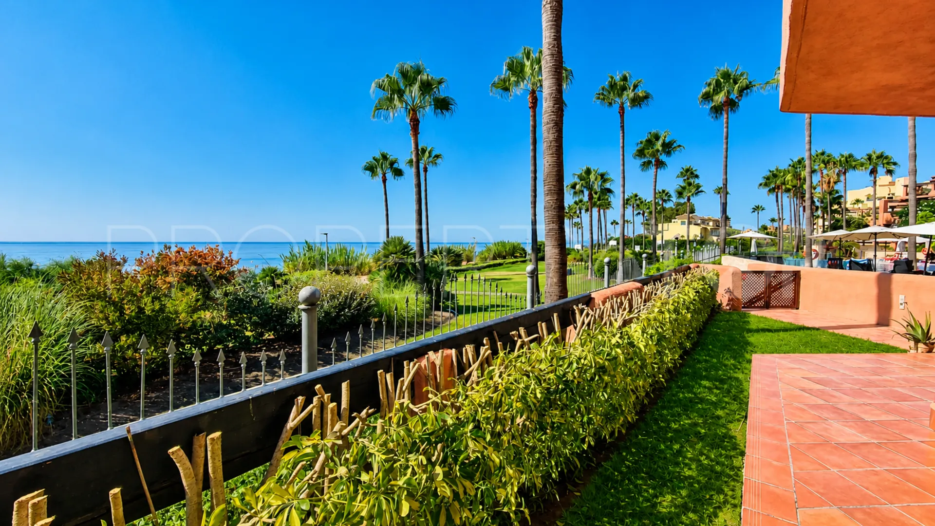Comprar apartamento en Estepona con 3 dormitorios
