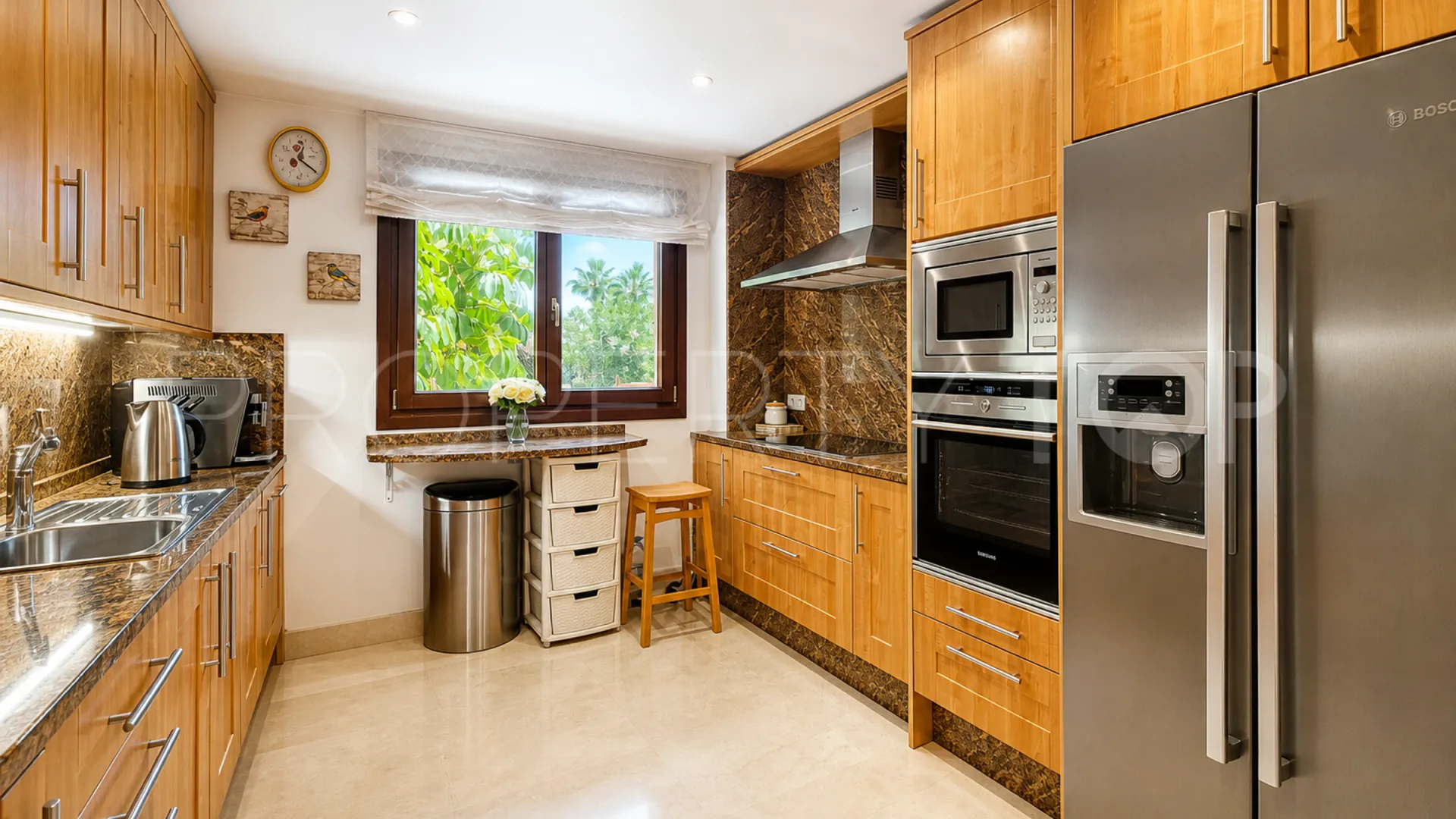 Comprar apartamento en Estepona con 3 dormitorios