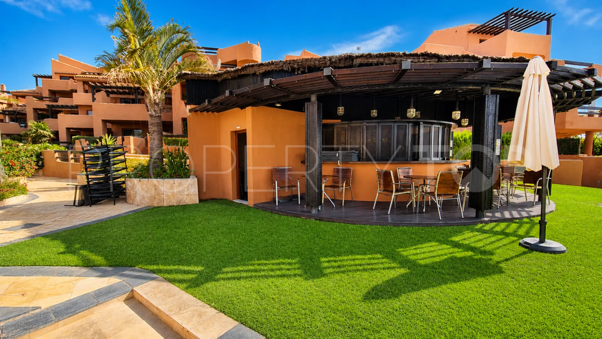 Comprar apartamento en Estepona con 3 dormitorios