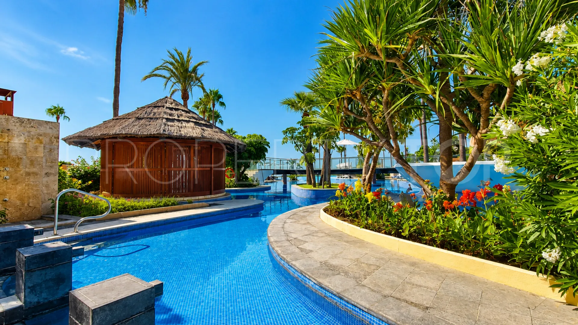 Comprar apartamento en Estepona con 3 dormitorios