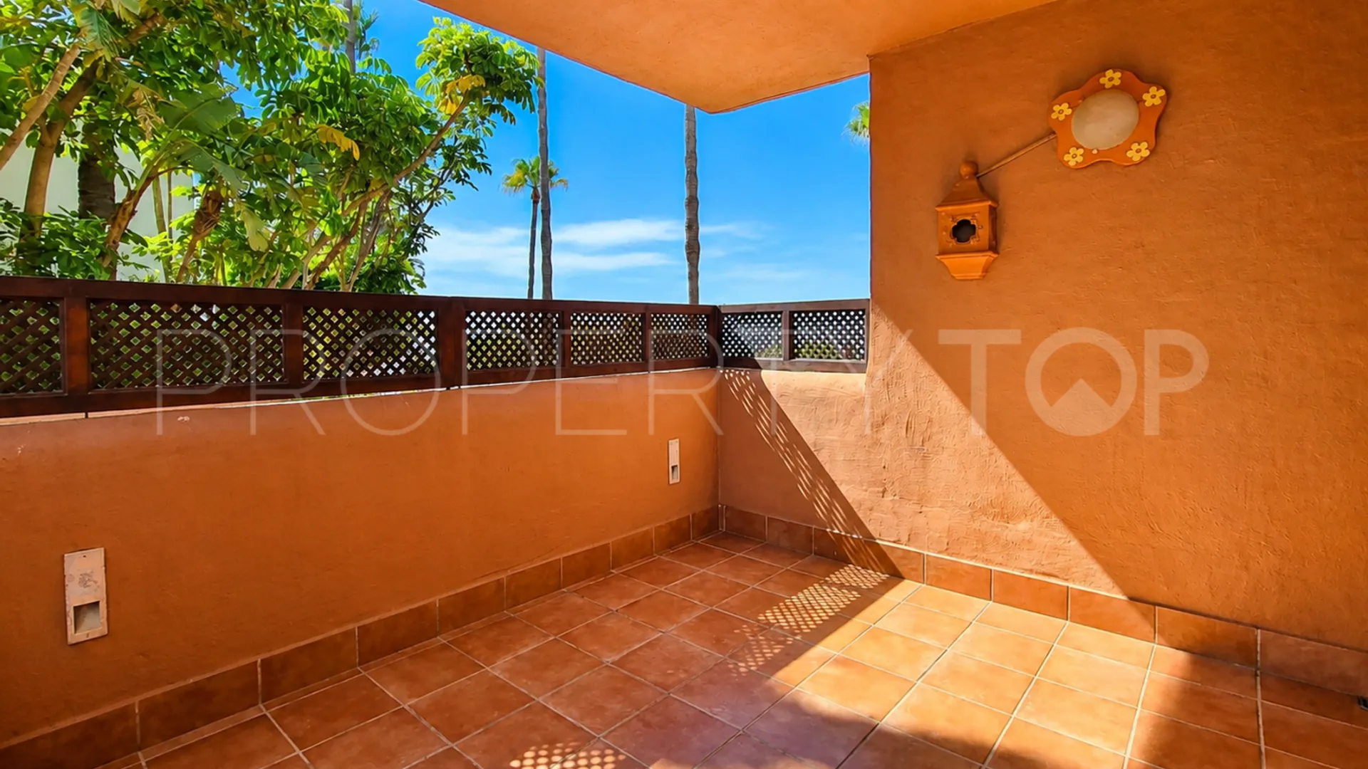 Comprar apartamento en Estepona con 3 dormitorios