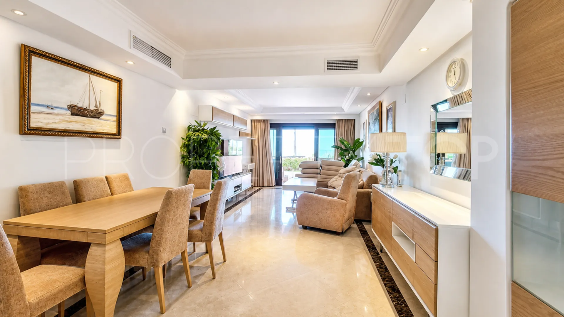 Comprar apartamento en Estepona con 3 dormitorios