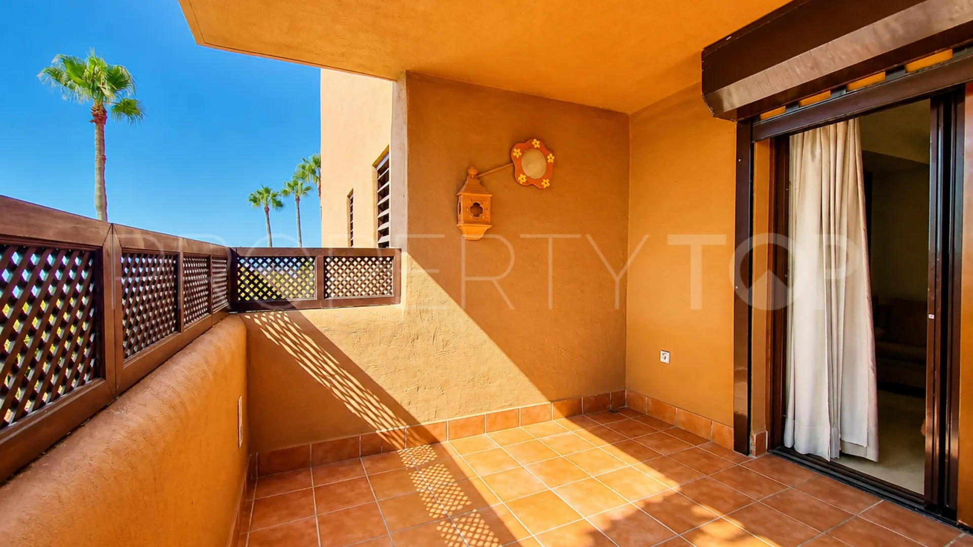Comprar apartamento en Estepona con 3 dormitorios