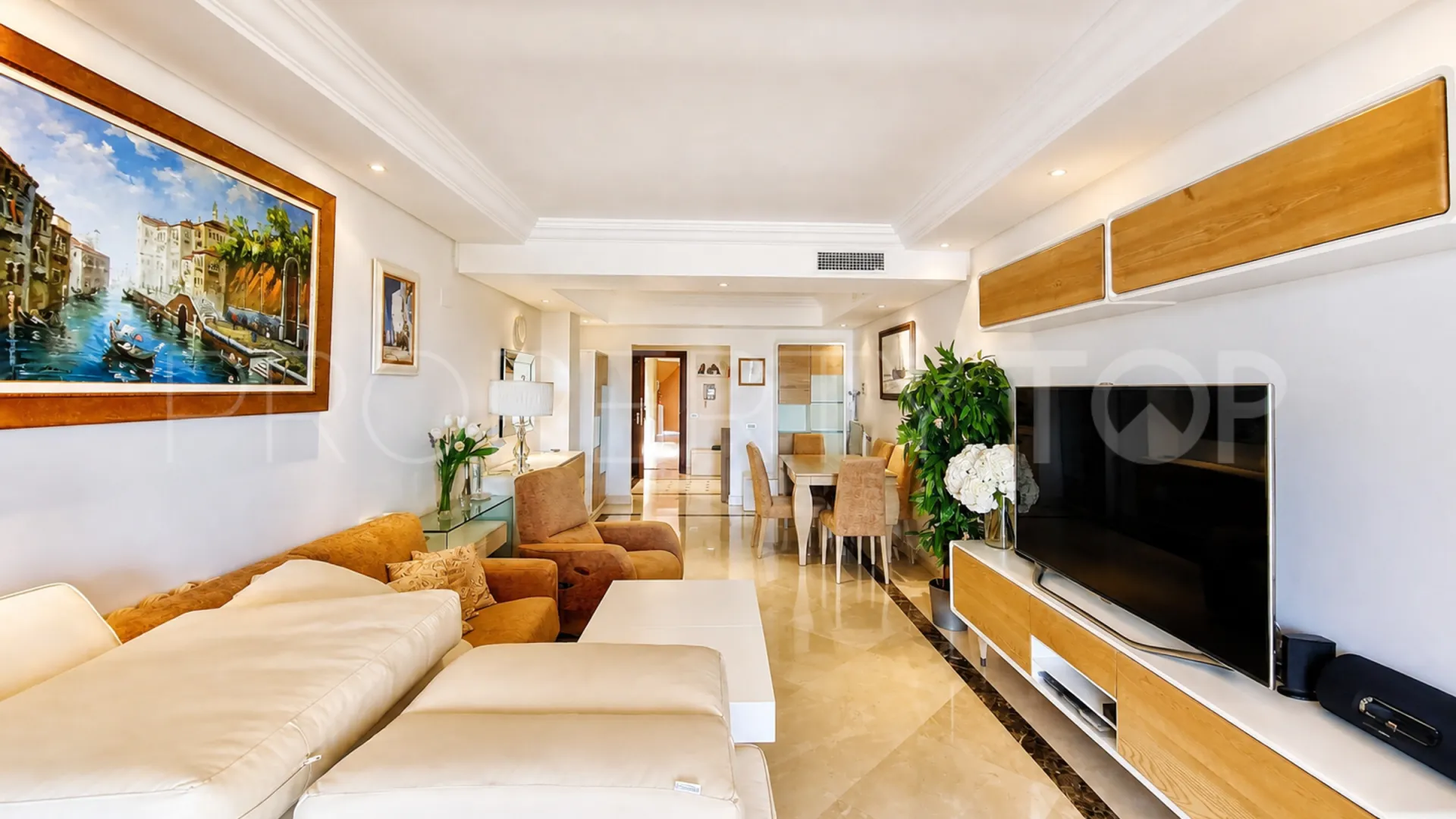 Comprar apartamento en Estepona con 3 dormitorios