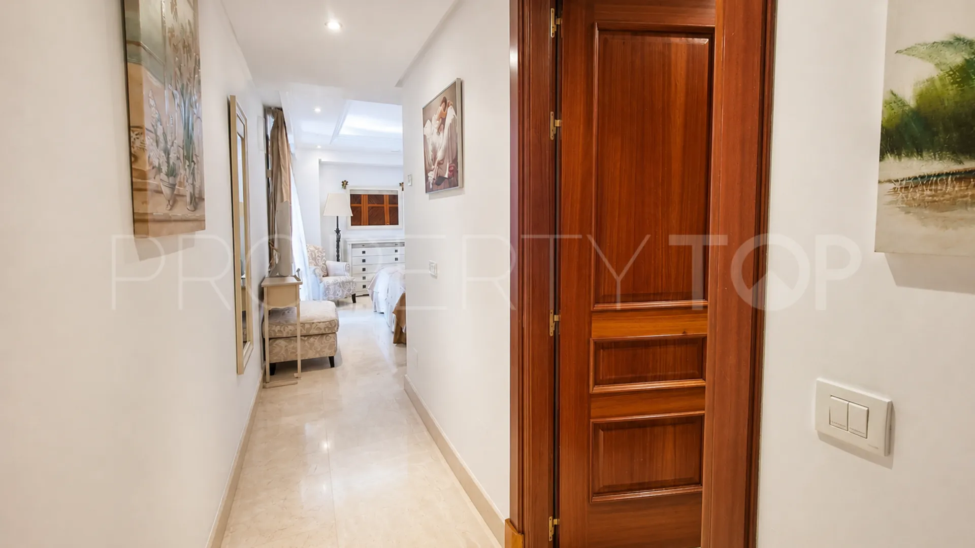 Comprar apartamento en Estepona con 3 dormitorios