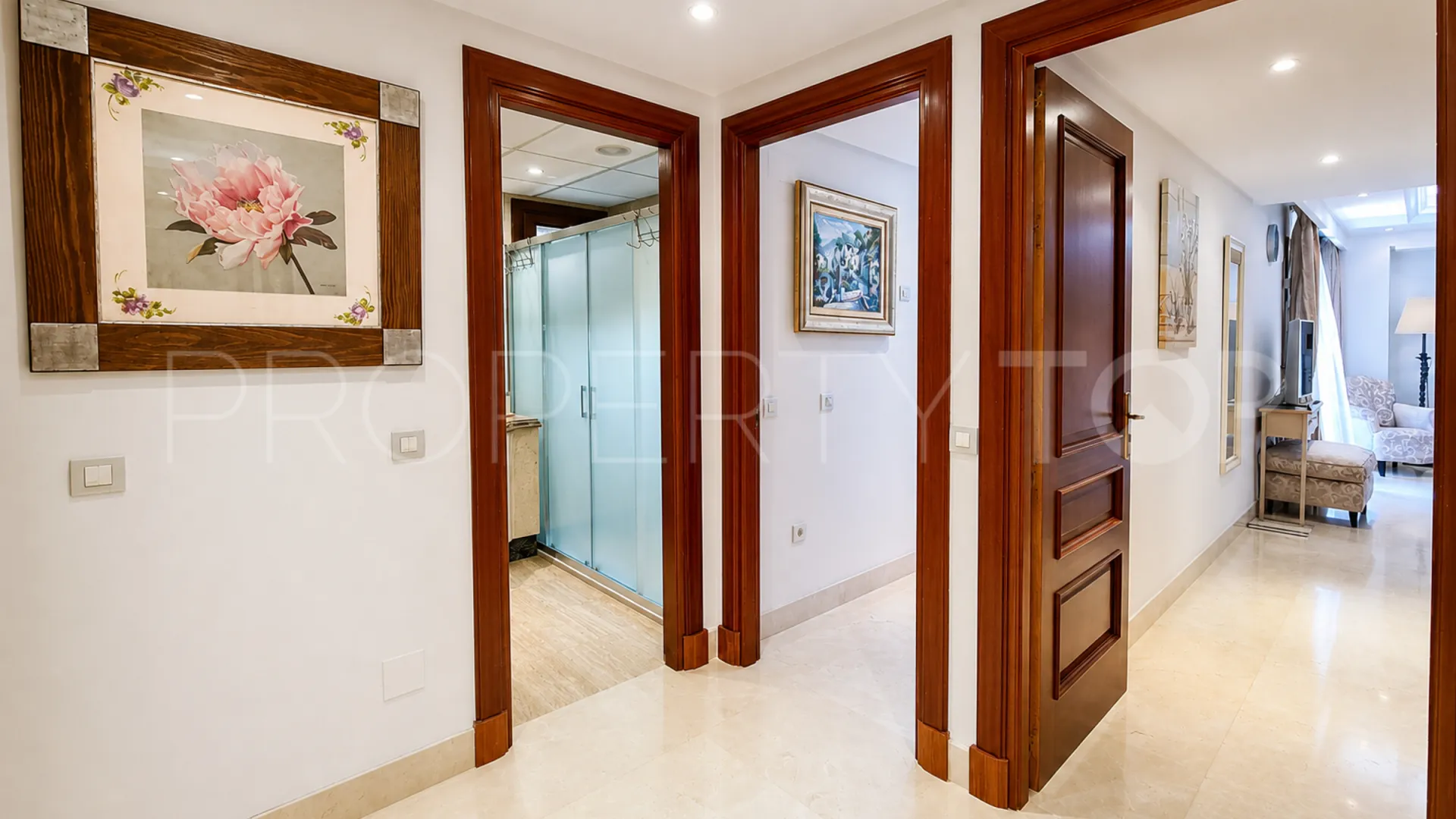 Comprar apartamento en Estepona con 3 dormitorios