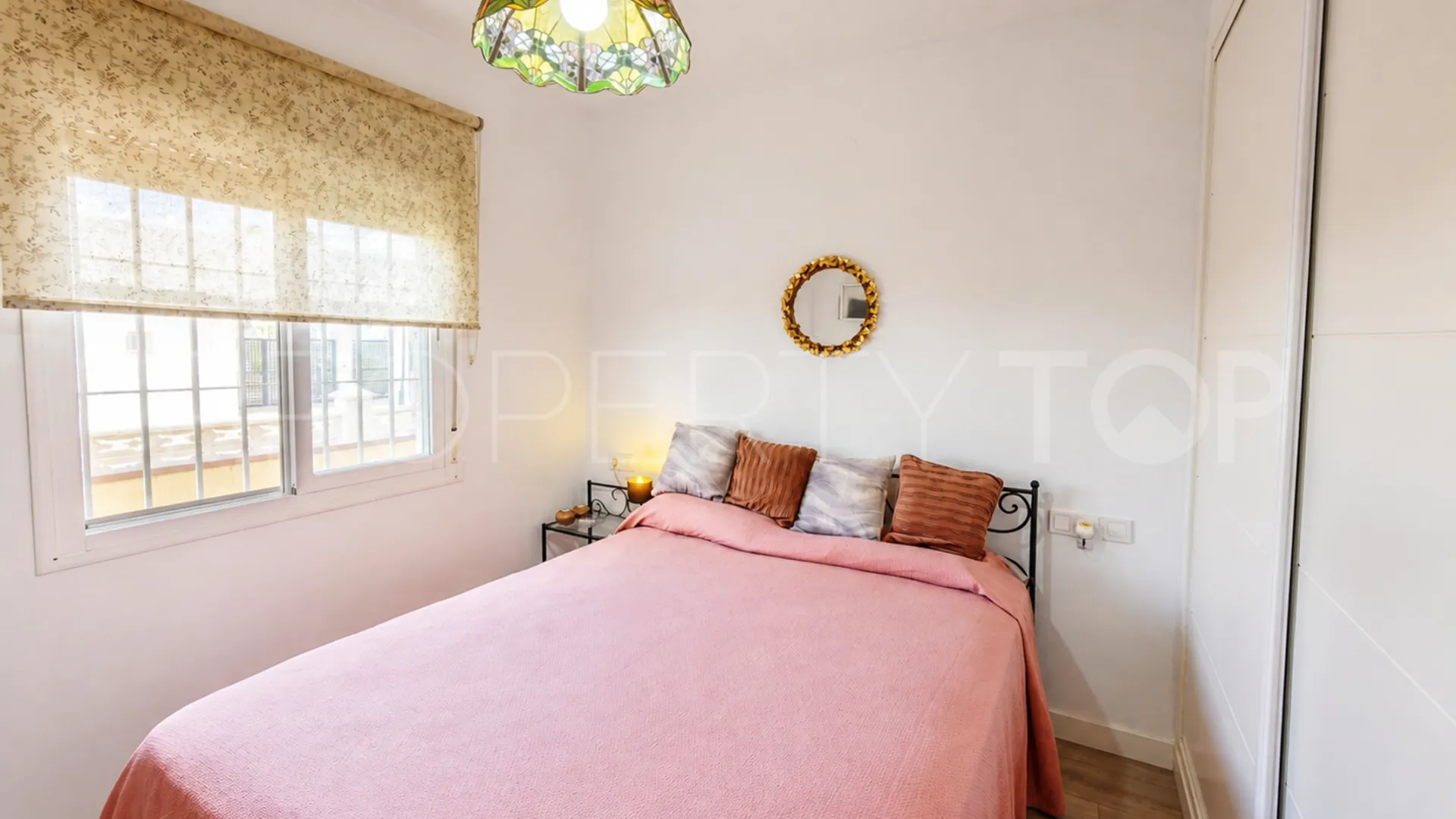 Ground floor apartment with 3 bedrooms for sale in La Duquesa