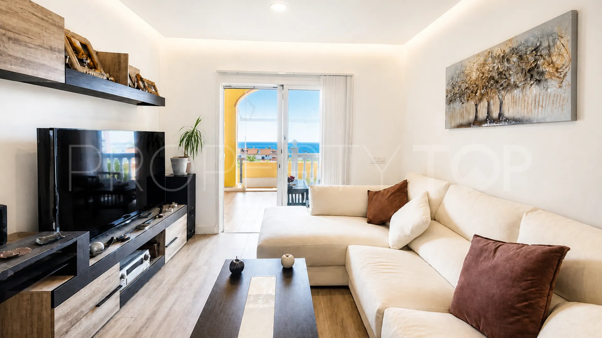 Ground floor apartment with 3 bedrooms for sale in La Duquesa