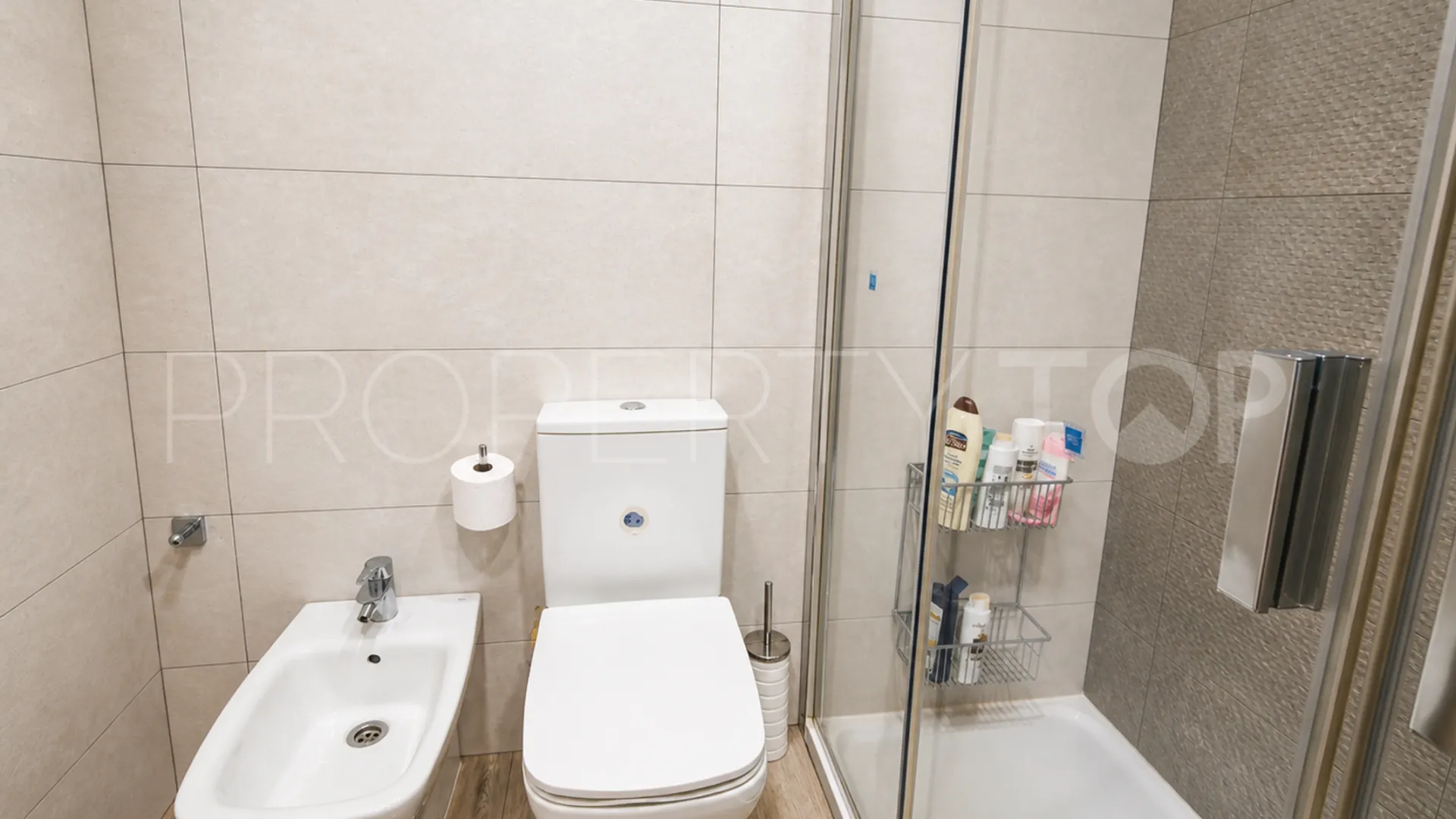Ground floor apartment with 3 bedrooms for sale in La Duquesa