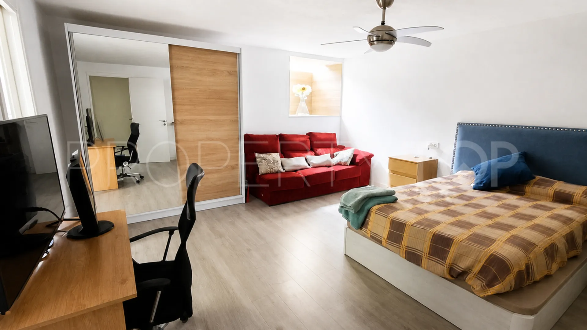 Ground floor apartment with 3 bedrooms for sale in La Duquesa
