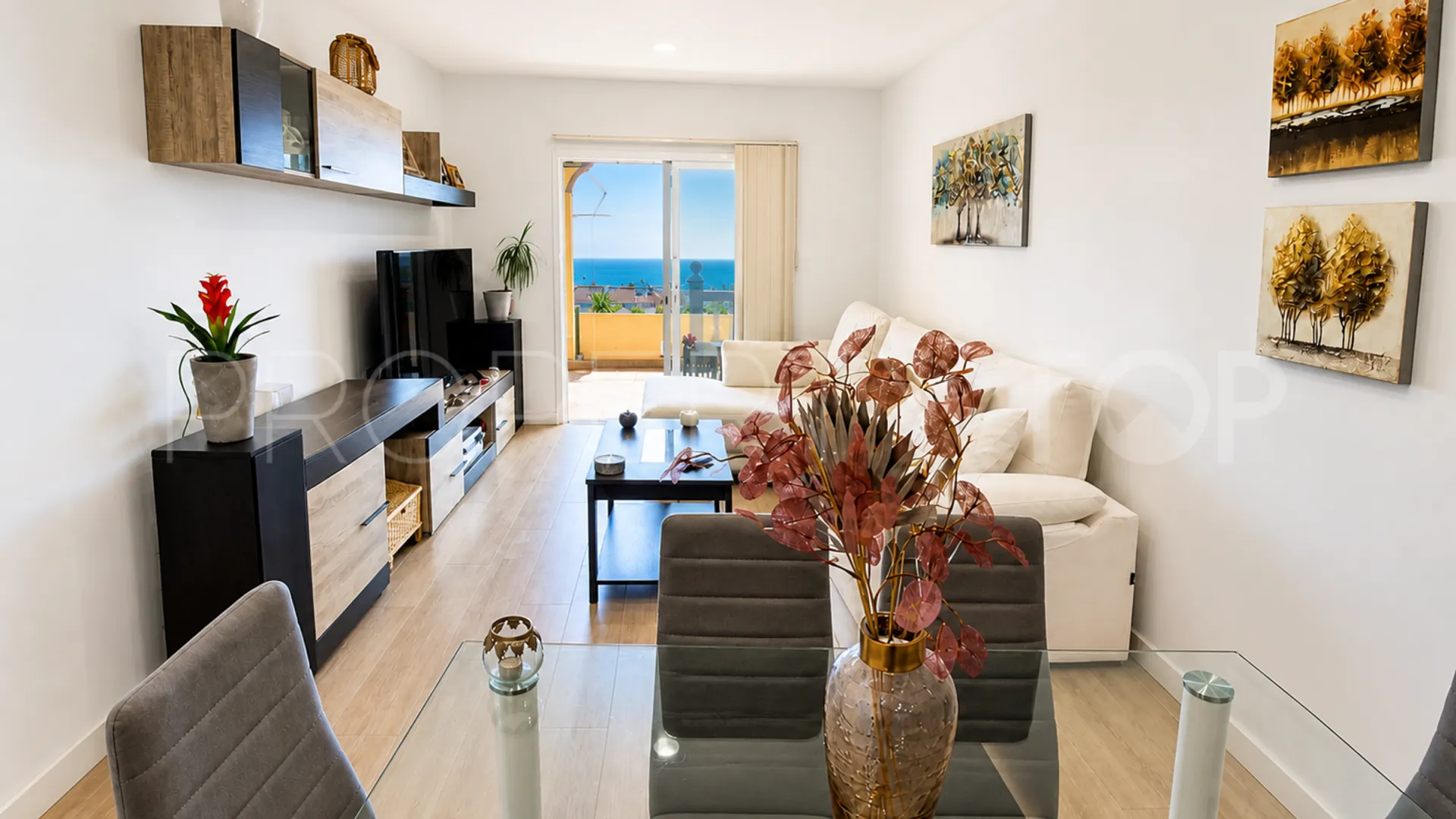Ground floor apartment with 3 bedrooms for sale in La Duquesa