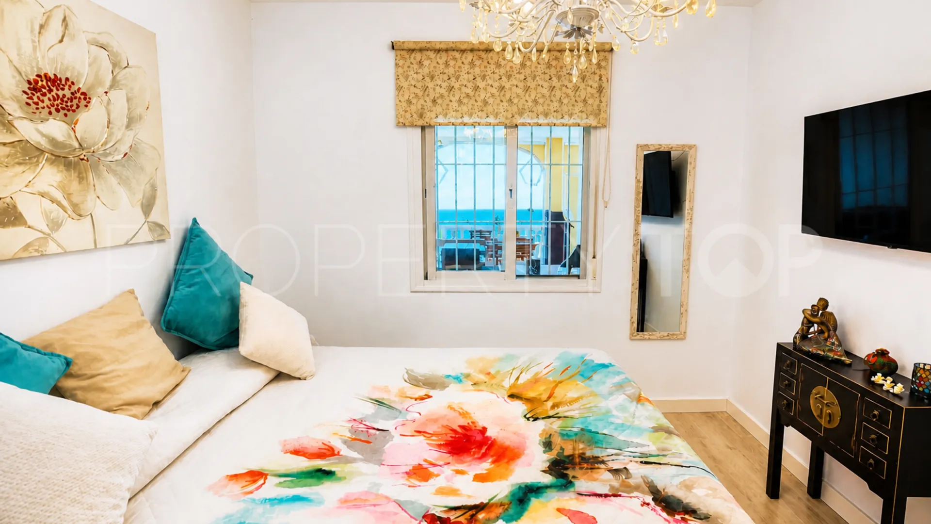 Ground floor apartment with 3 bedrooms for sale in La Duquesa