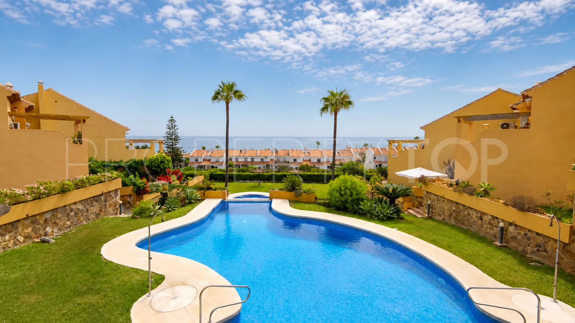 Ground floor apartment with 3 bedrooms for sale in La Duquesa