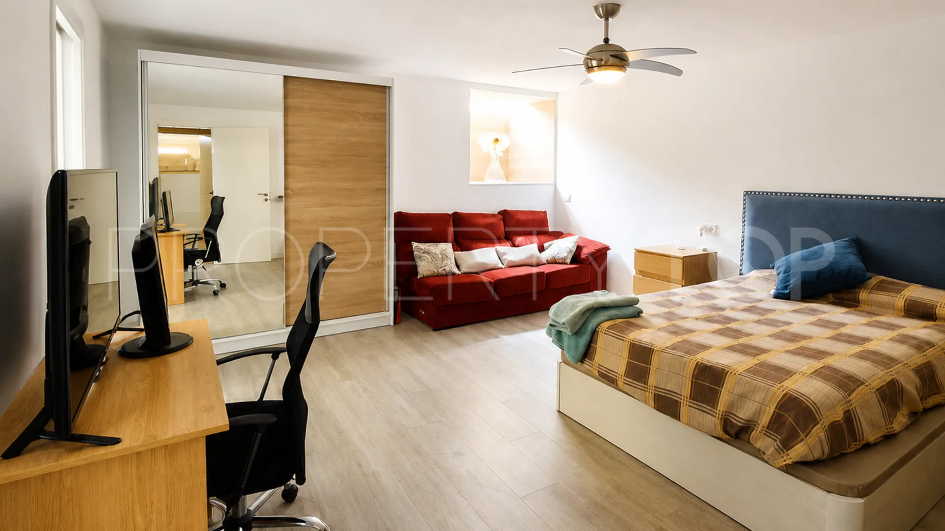 Ground floor apartment with 3 bedrooms for sale in La Duquesa
