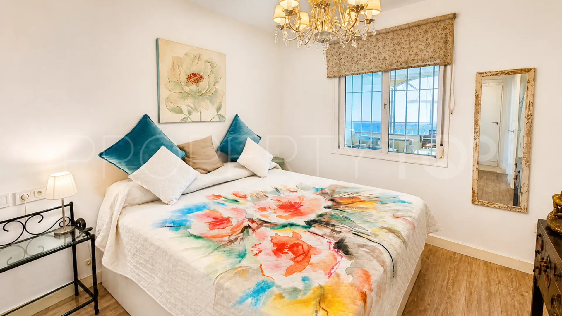 Ground floor apartment with 3 bedrooms for sale in La Duquesa