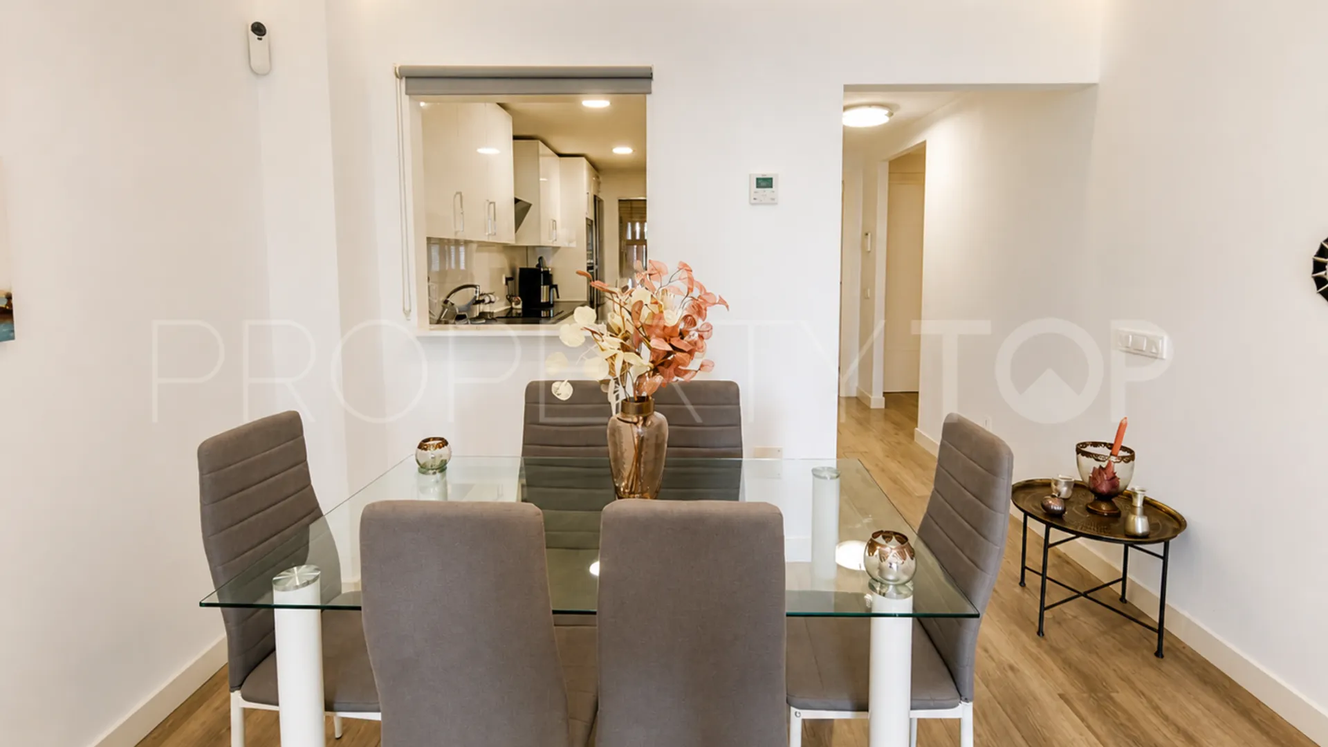 Ground floor apartment with 3 bedrooms for sale in La Duquesa