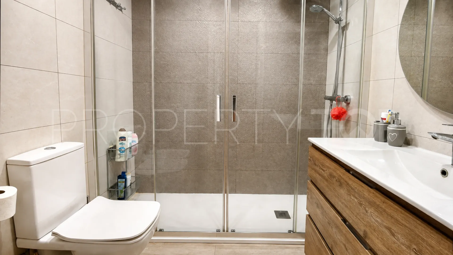 Ground floor apartment with 3 bedrooms for sale in La Duquesa