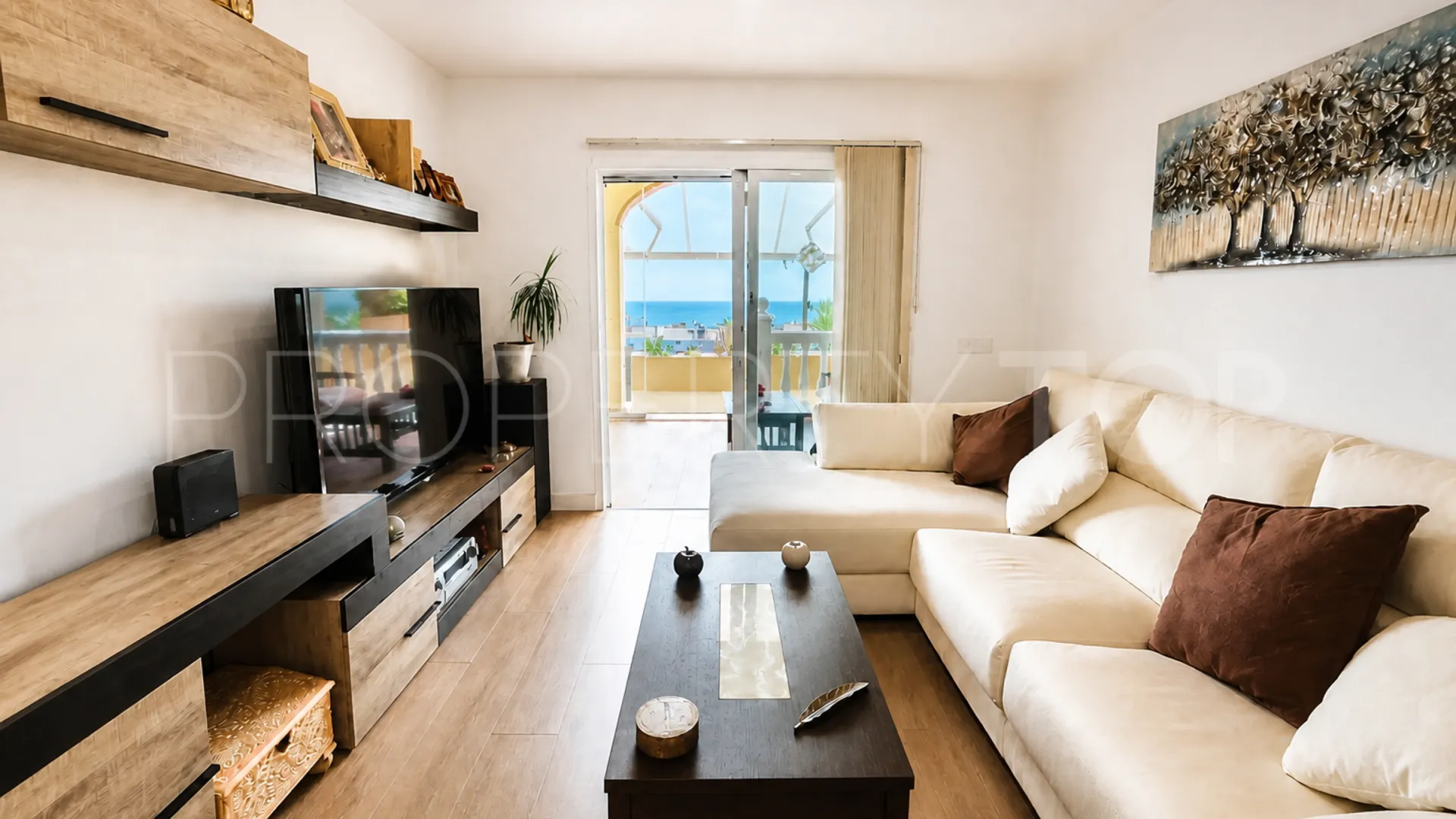 Ground floor apartment with 3 bedrooms for sale in La Duquesa