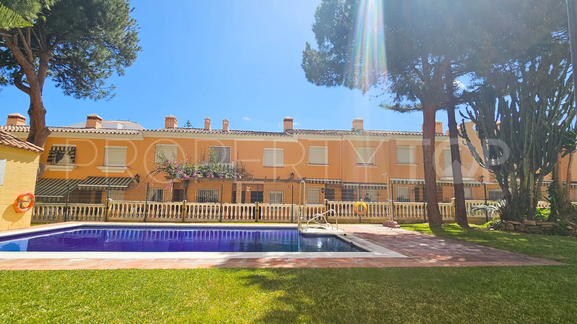 Se vende pareado en Sabinillas