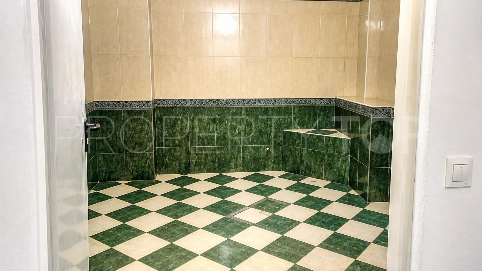 Se vende pareado en Sabinillas