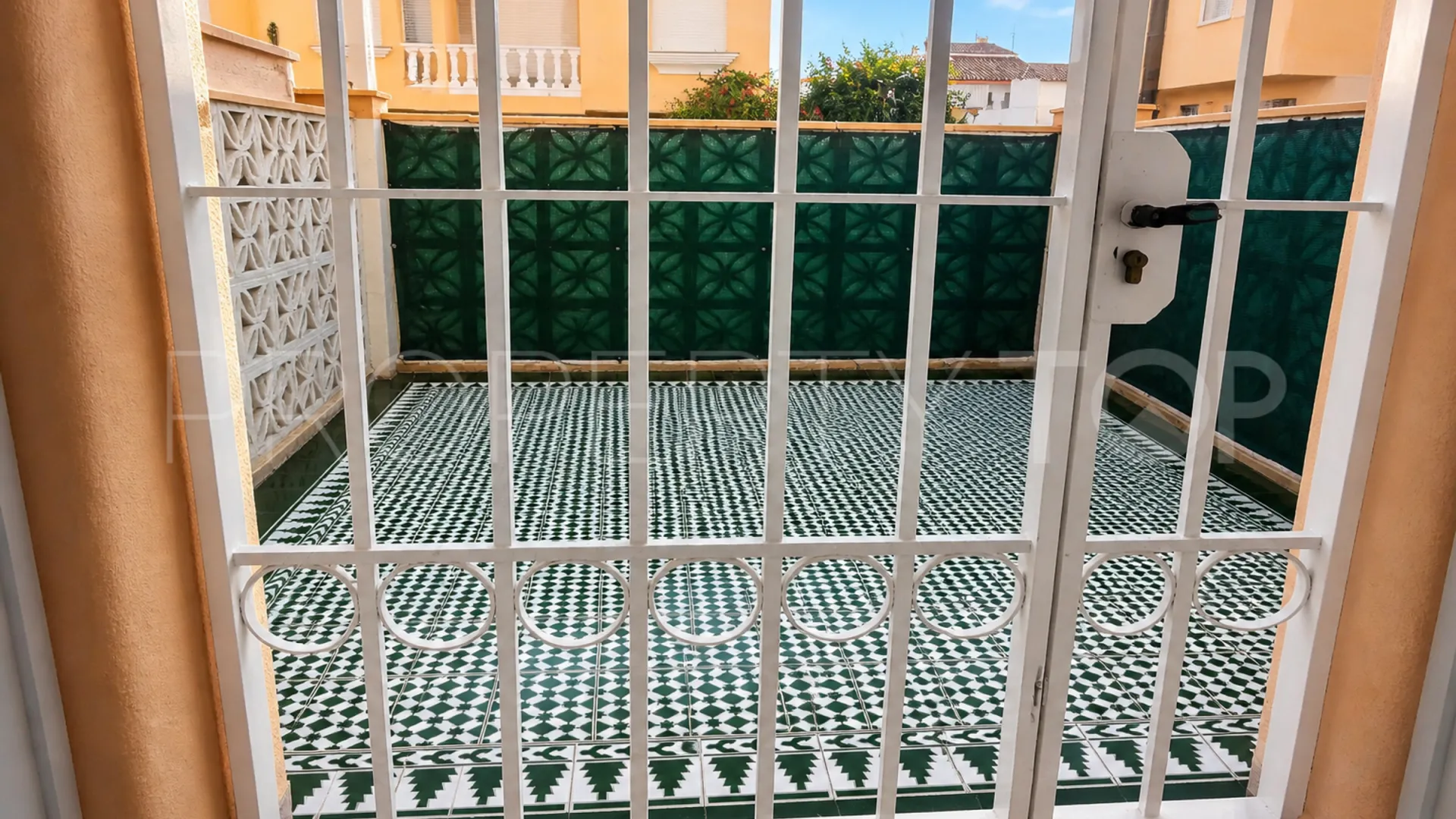 Se vende pareado en Sabinillas