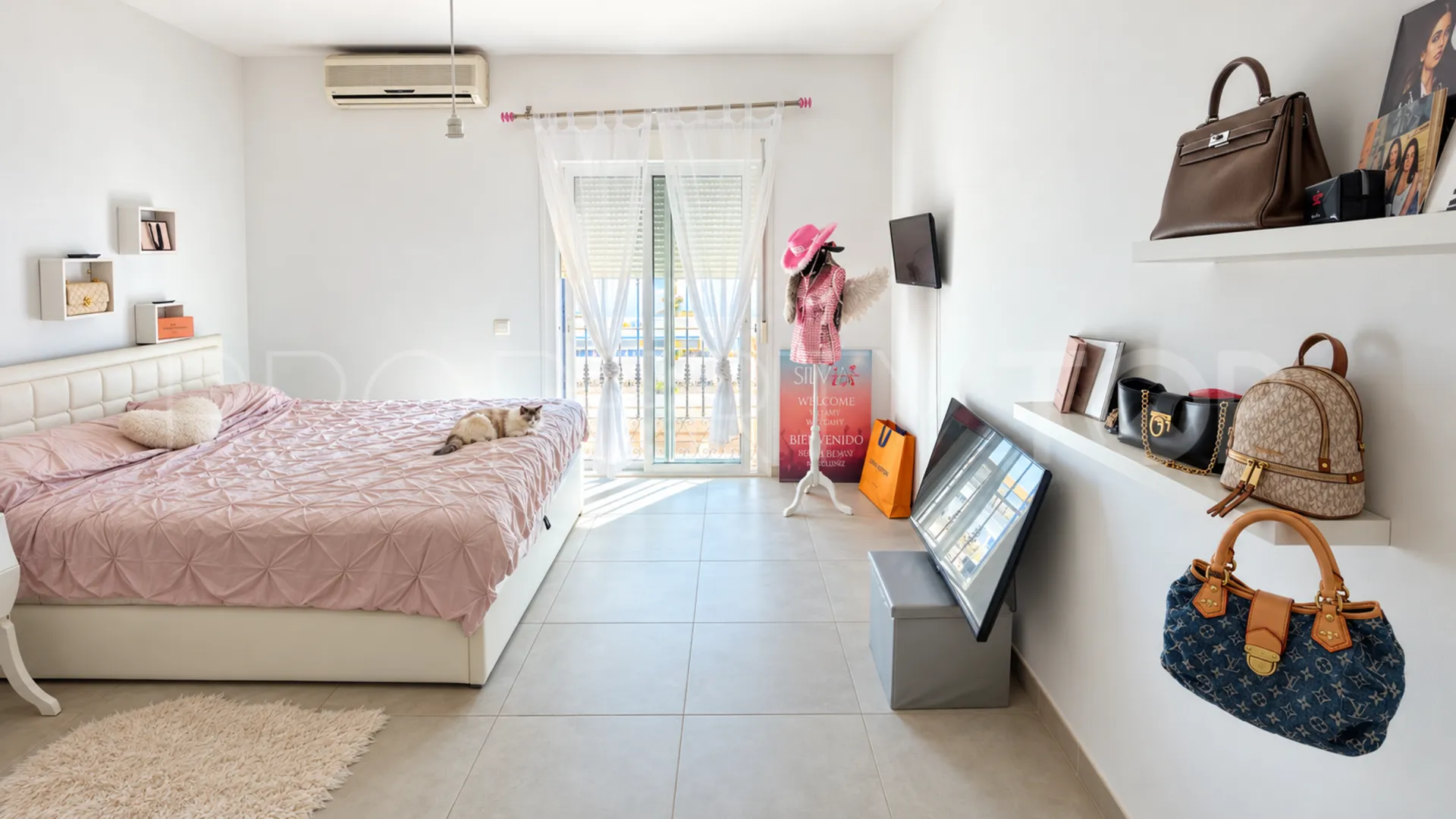 Casares Pueblo, adosado con 3 dormitorios a la venta