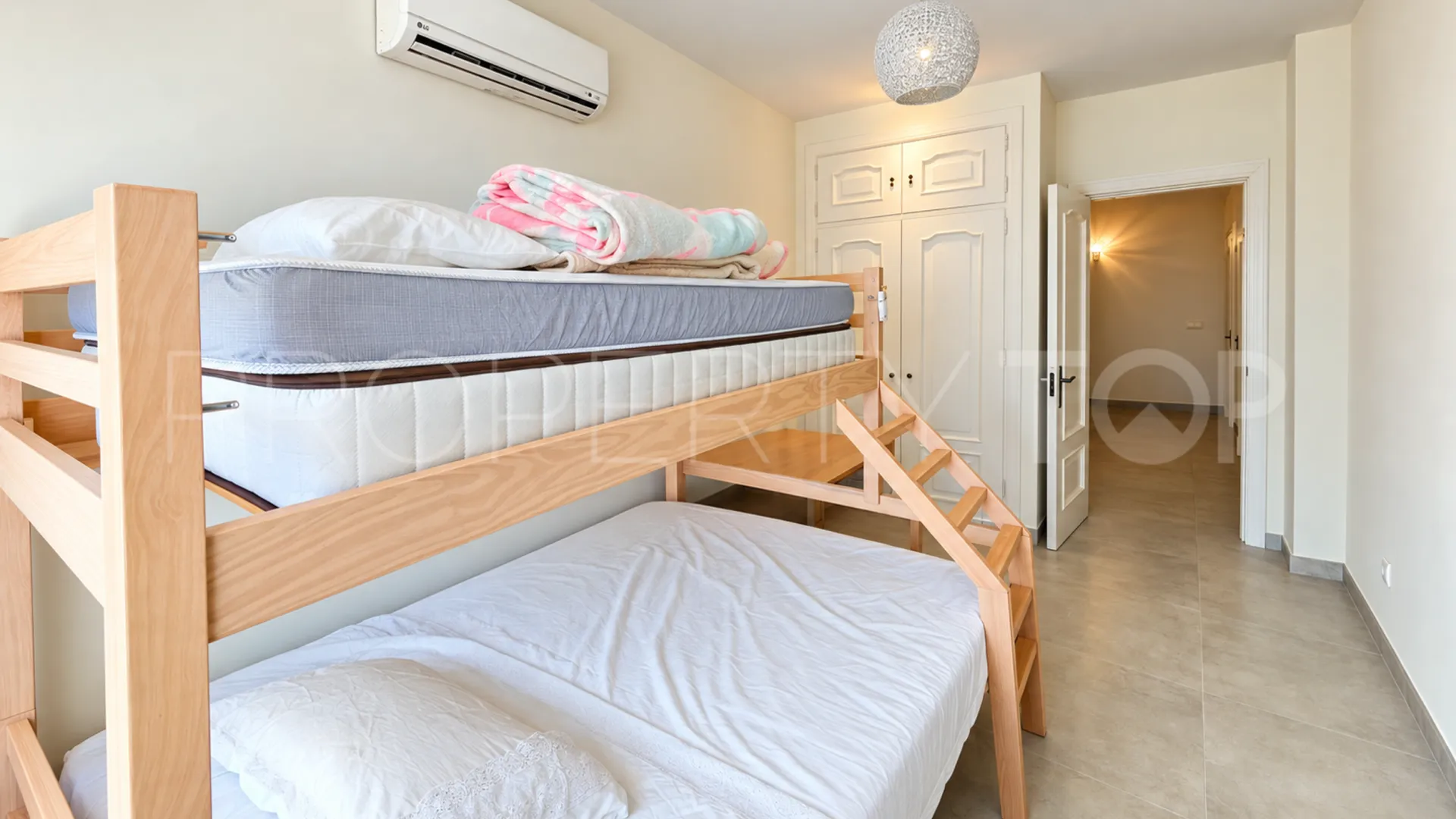 Casares Pueblo, adosado con 3 dormitorios a la venta