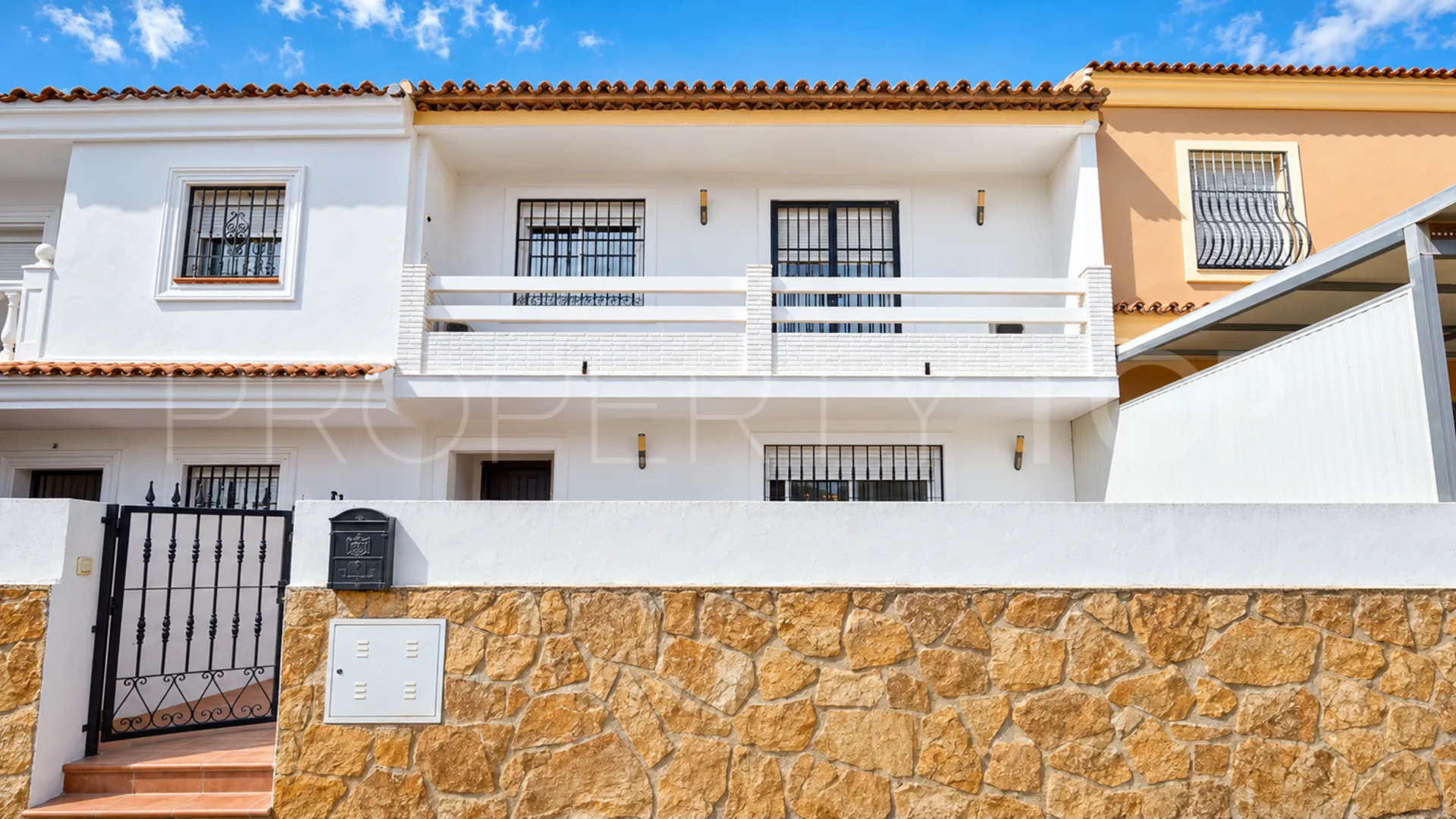 Casares Pueblo, adosado con 3 dormitorios a la venta