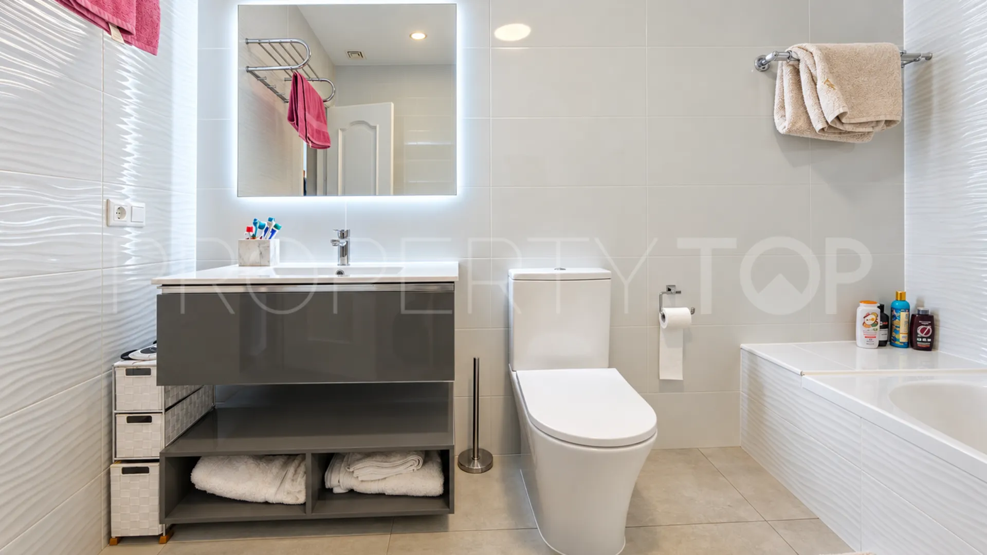 Casares Pueblo, adosado con 3 dormitorios a la venta