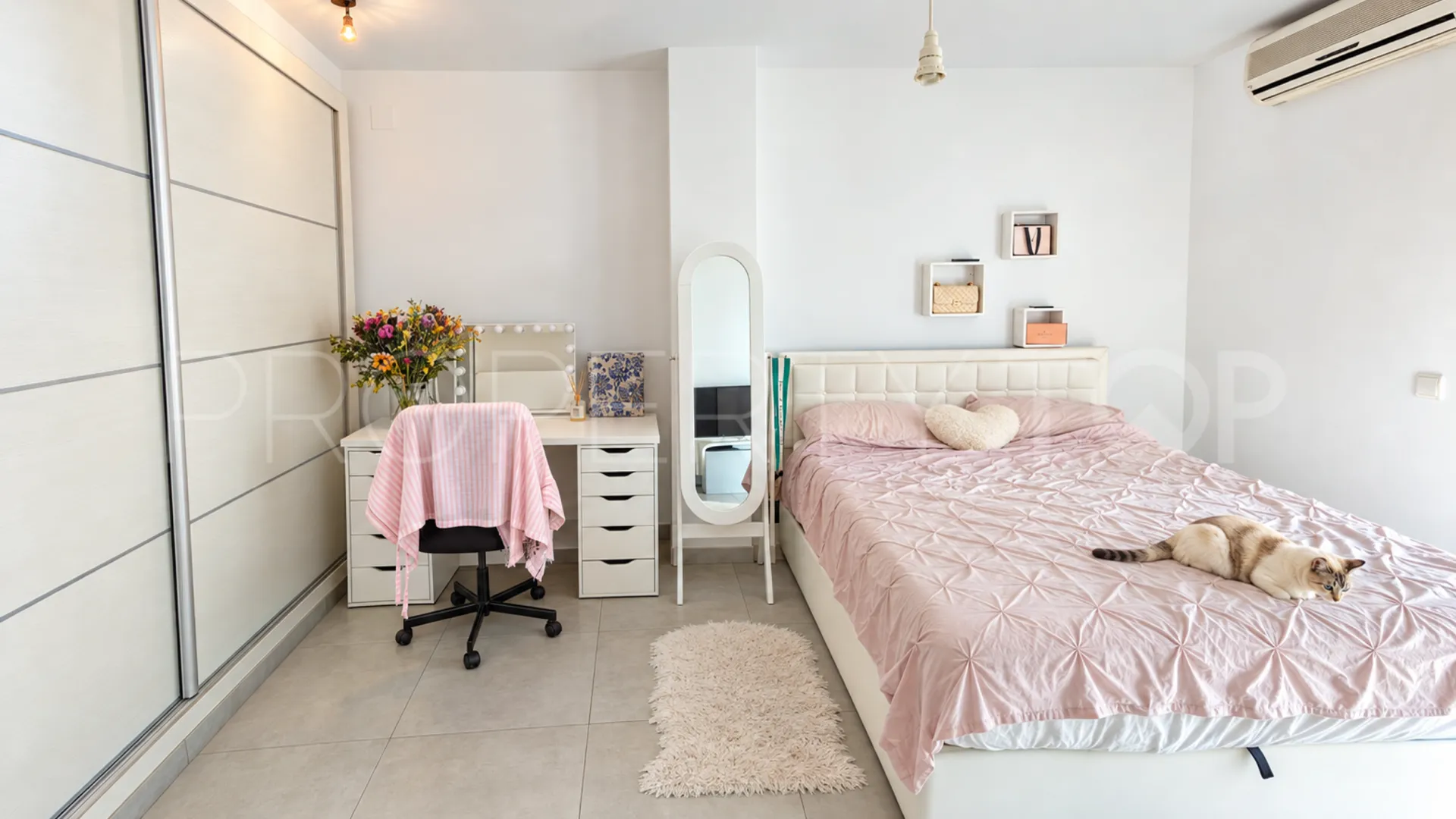 Casares Pueblo, adosado con 3 dormitorios a la venta