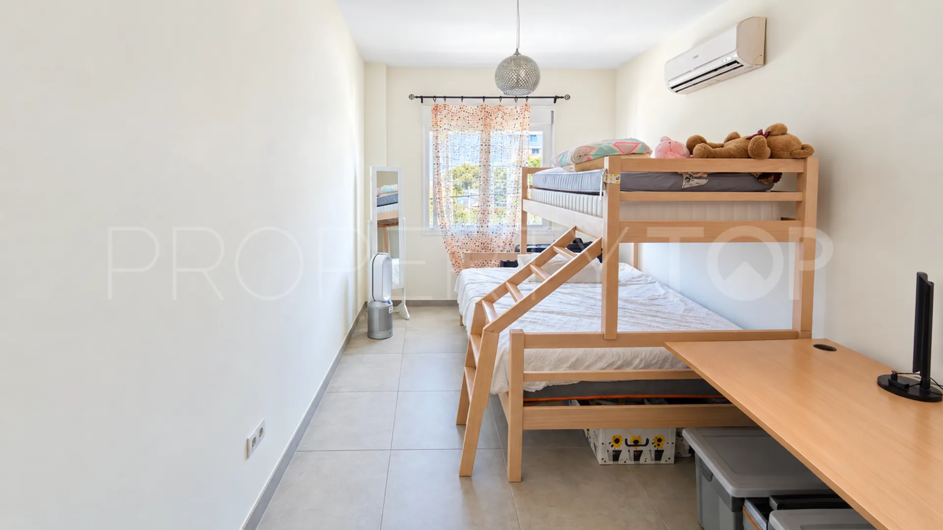 Casares Pueblo, adosado con 3 dormitorios a la venta