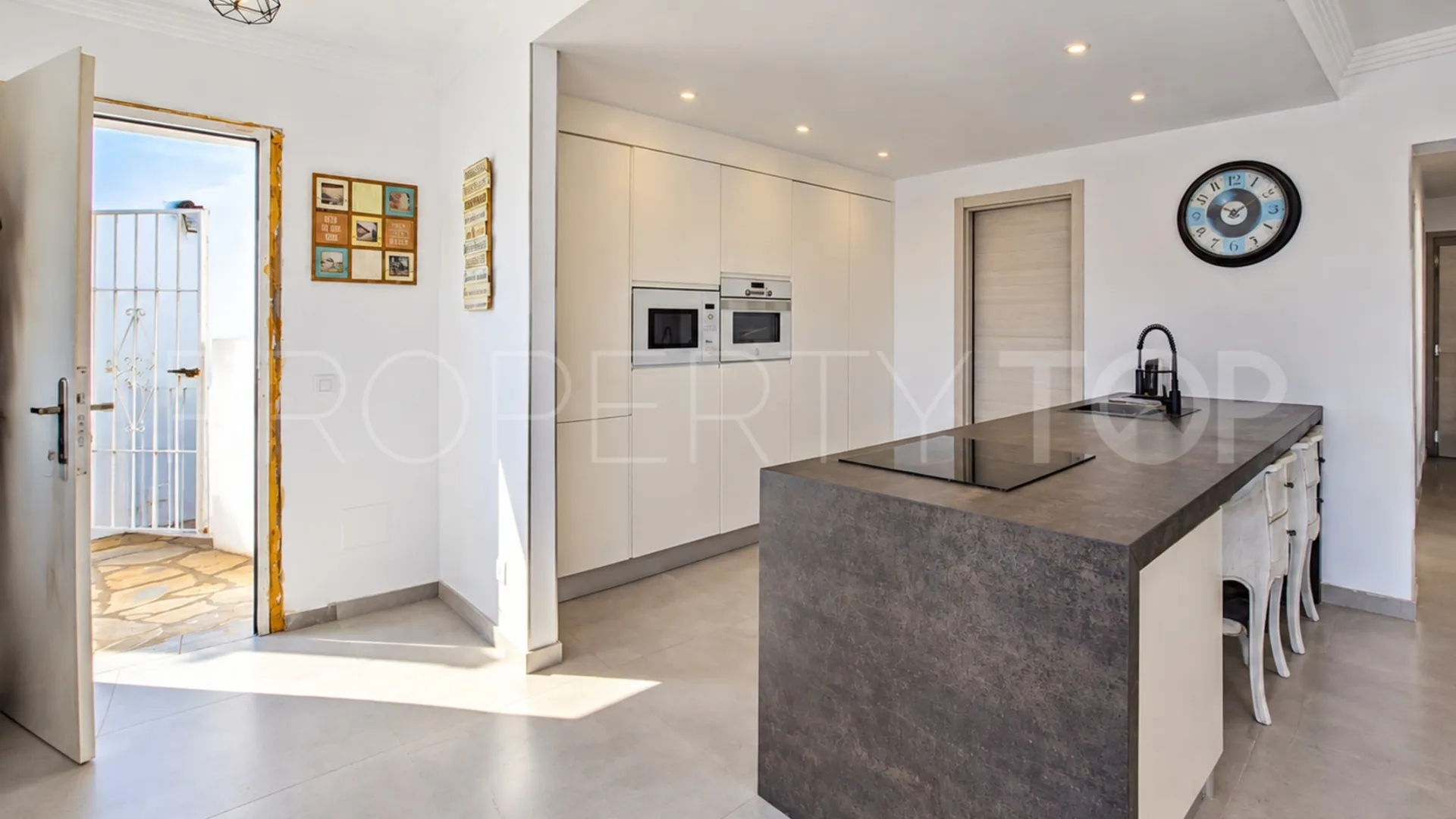 House with 3 bedrooms for sale in Manilva