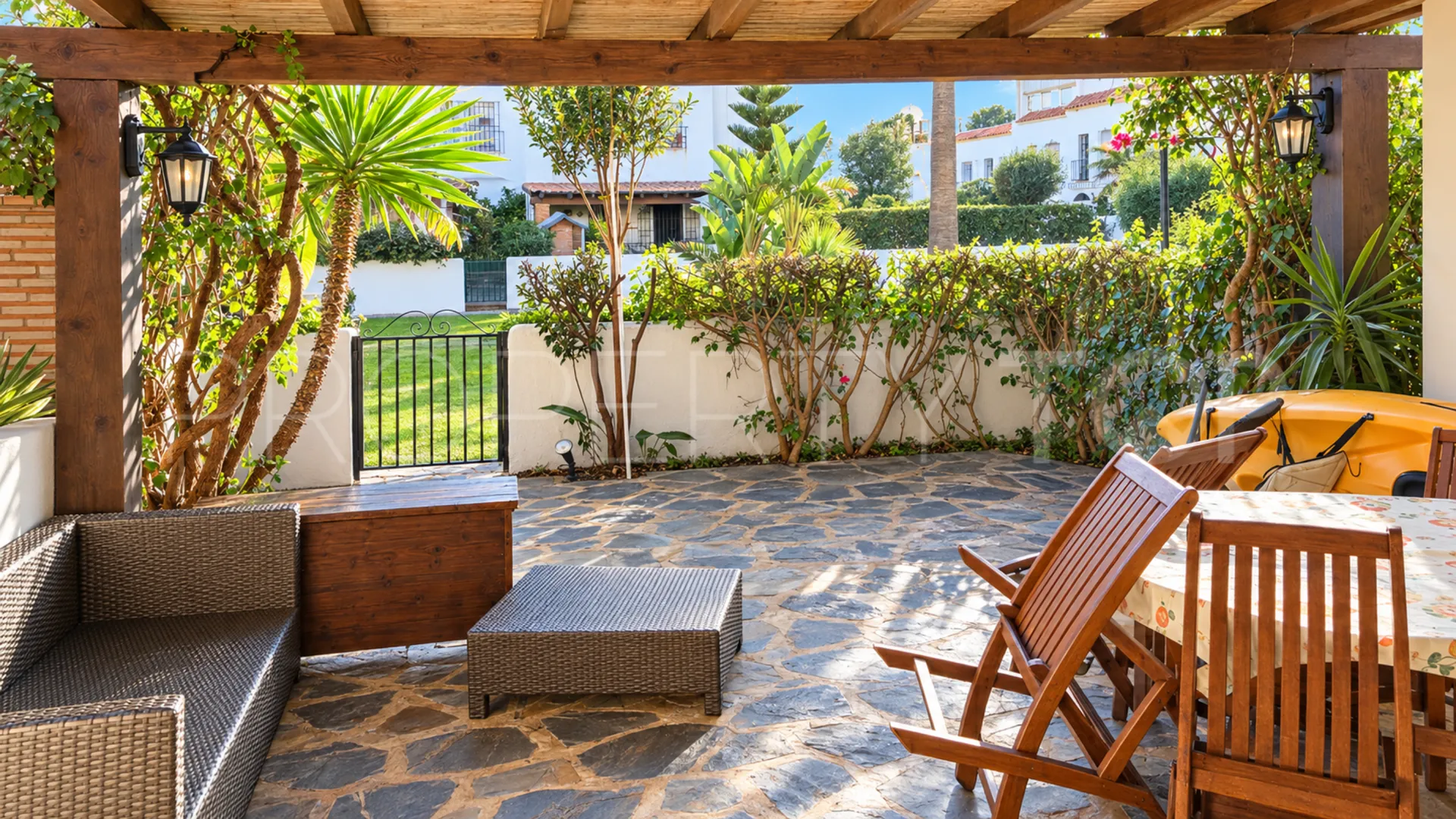 Se vende adosado en Marina de Casares