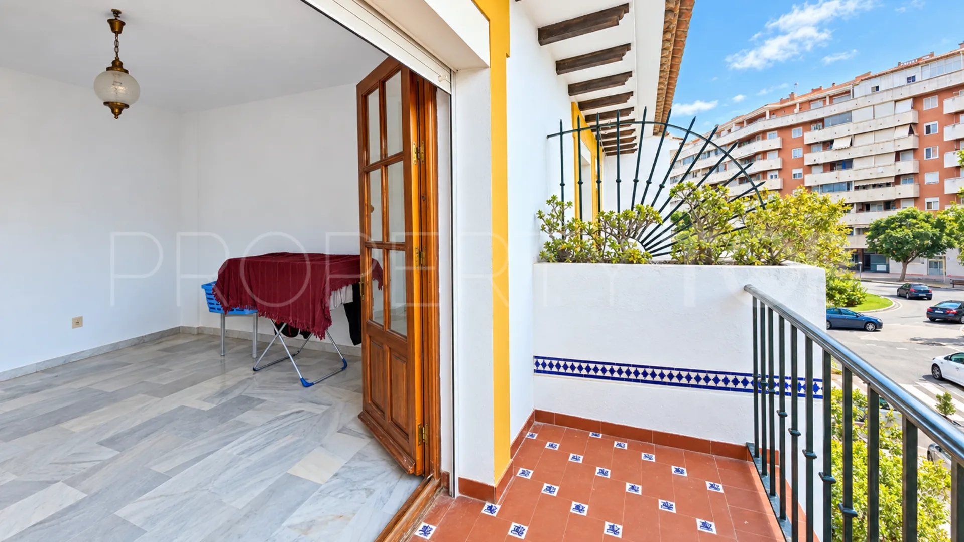 Se vende pareado de 5 dormitorios en Estepona