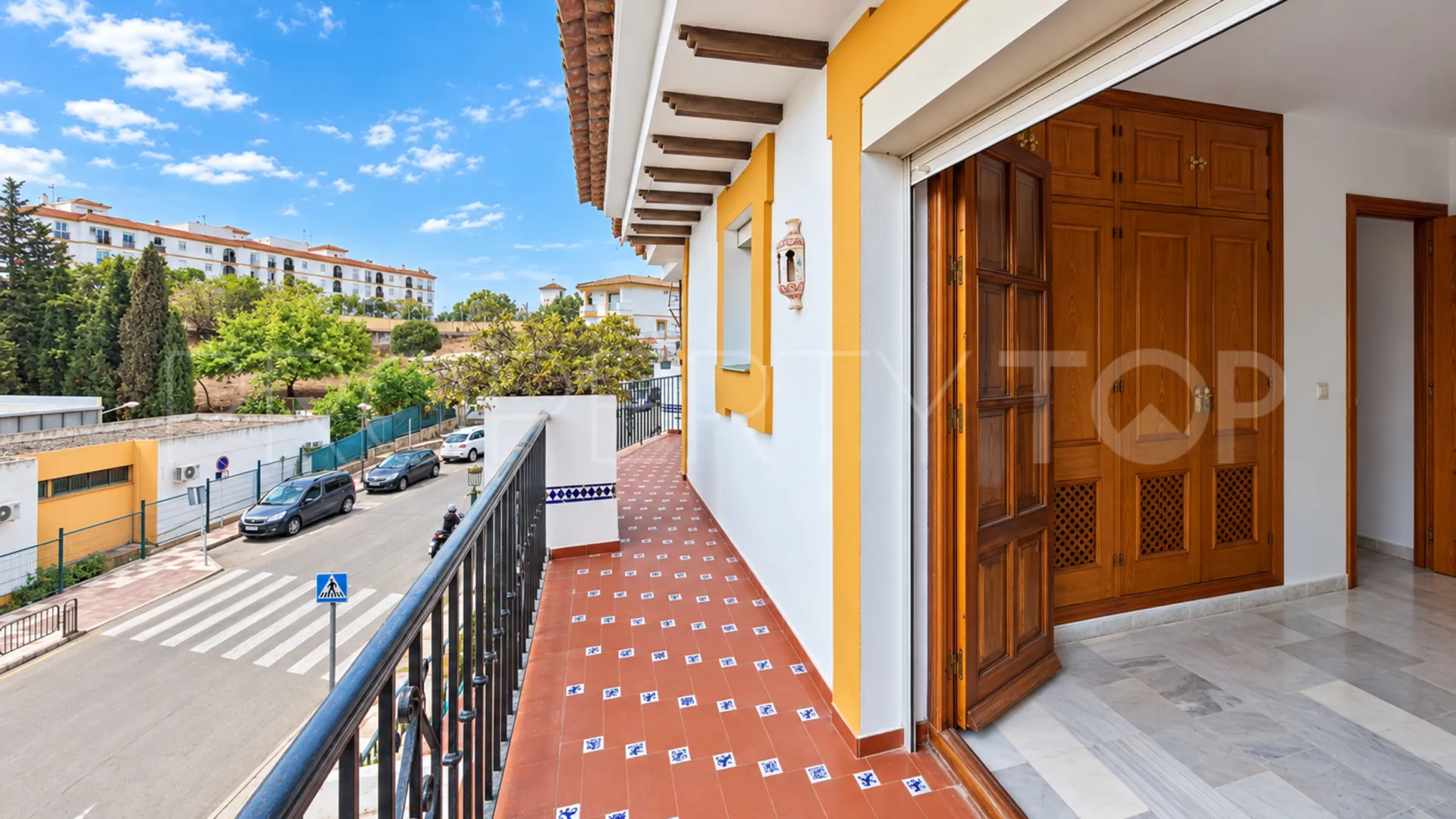 Se vende pareado de 5 dormitorios en Estepona