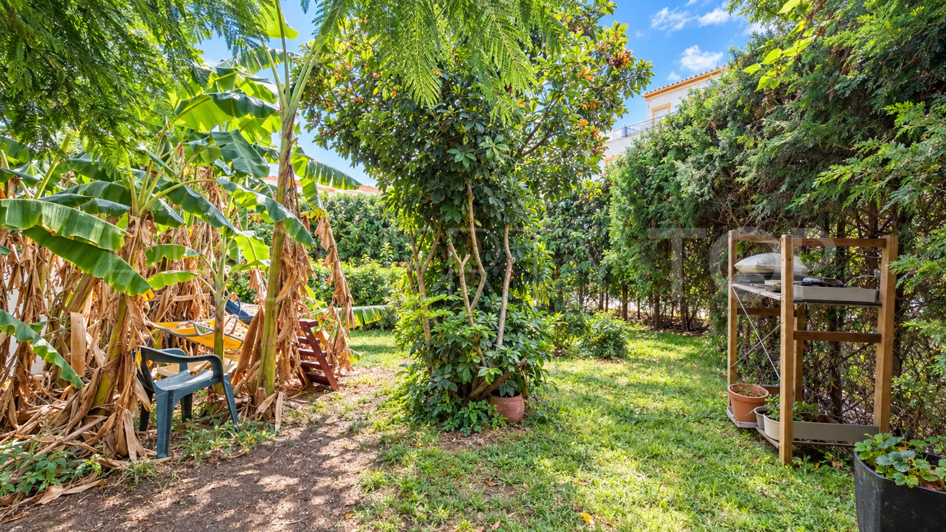 Se vende pareado de 5 dormitorios en Estepona