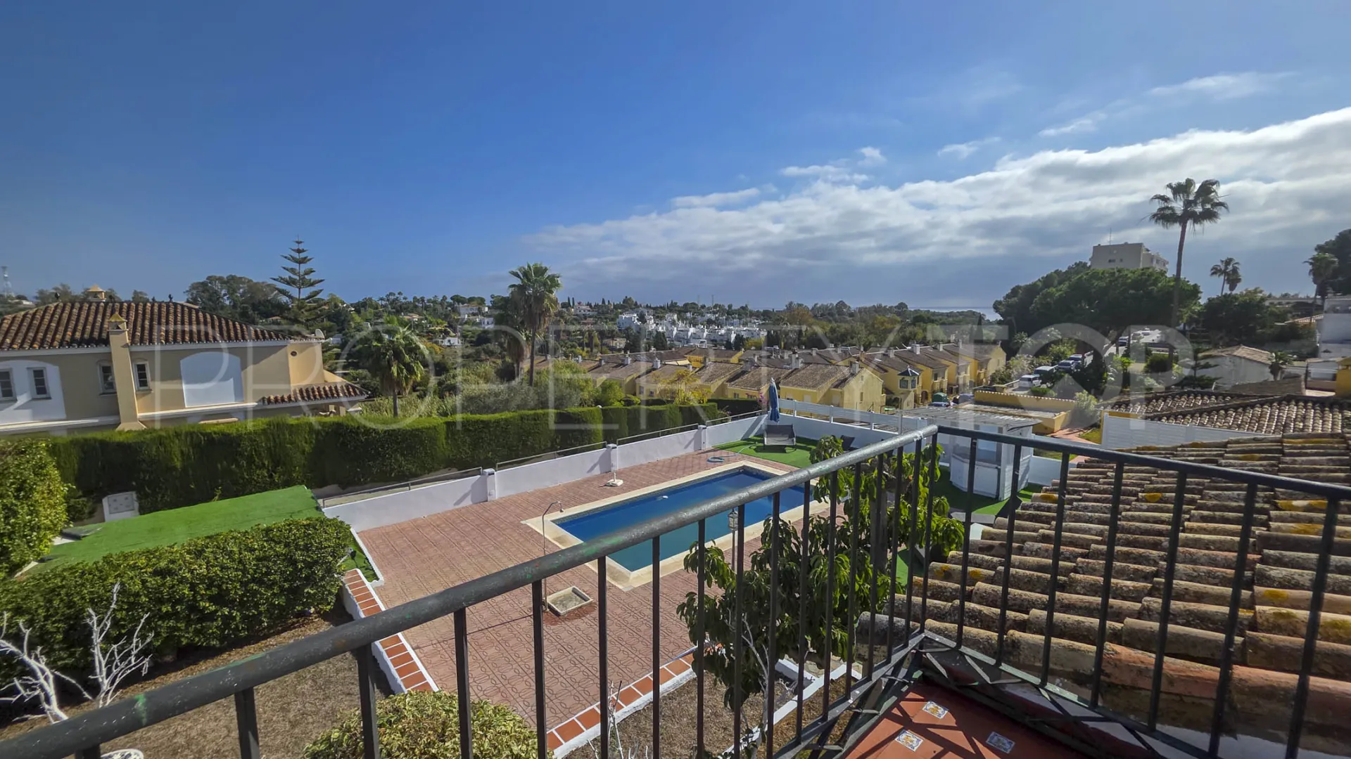 House for sale in Estepona with 3 bedrooms