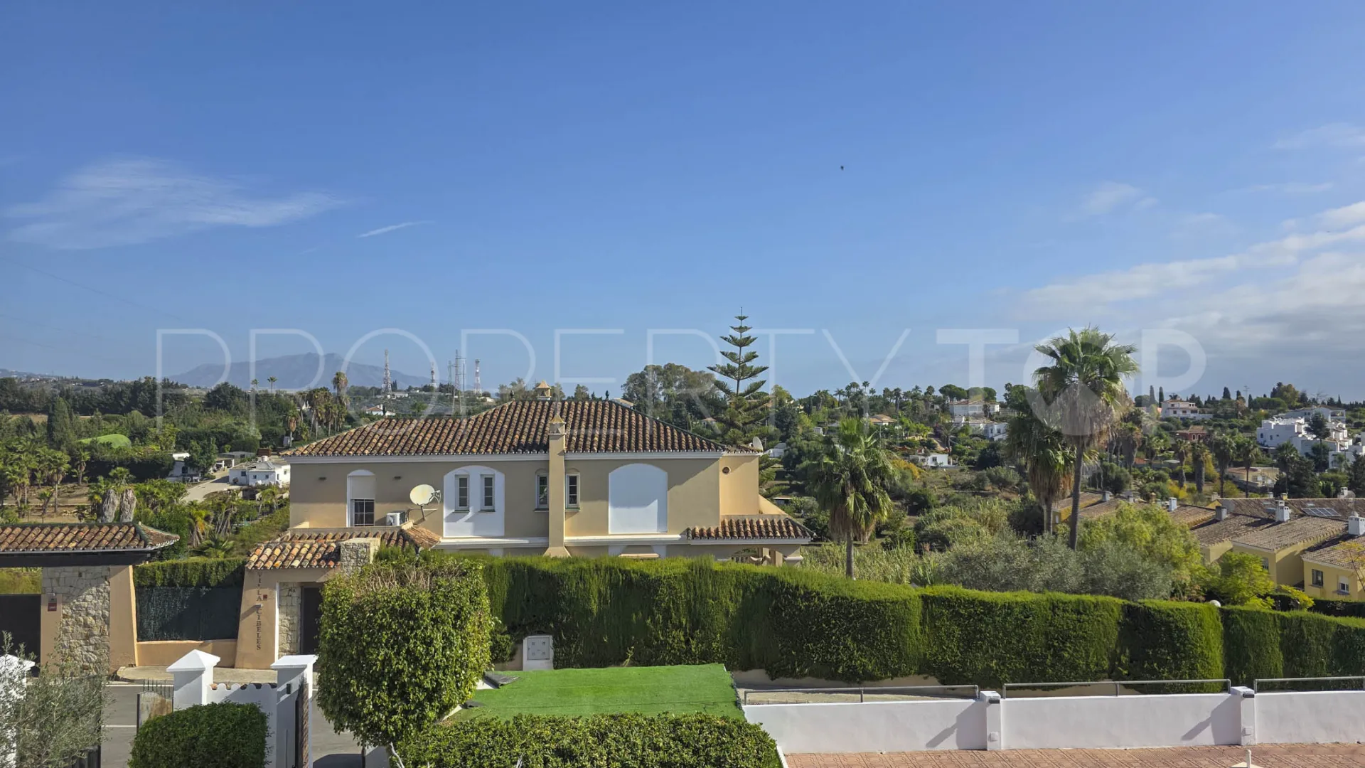 House for sale in Estepona with 3 bedrooms