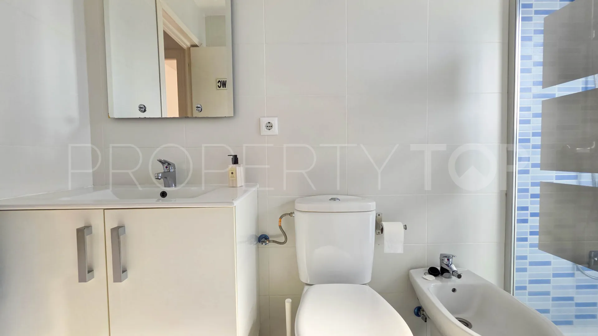 House for sale in Estepona with 3 bedrooms