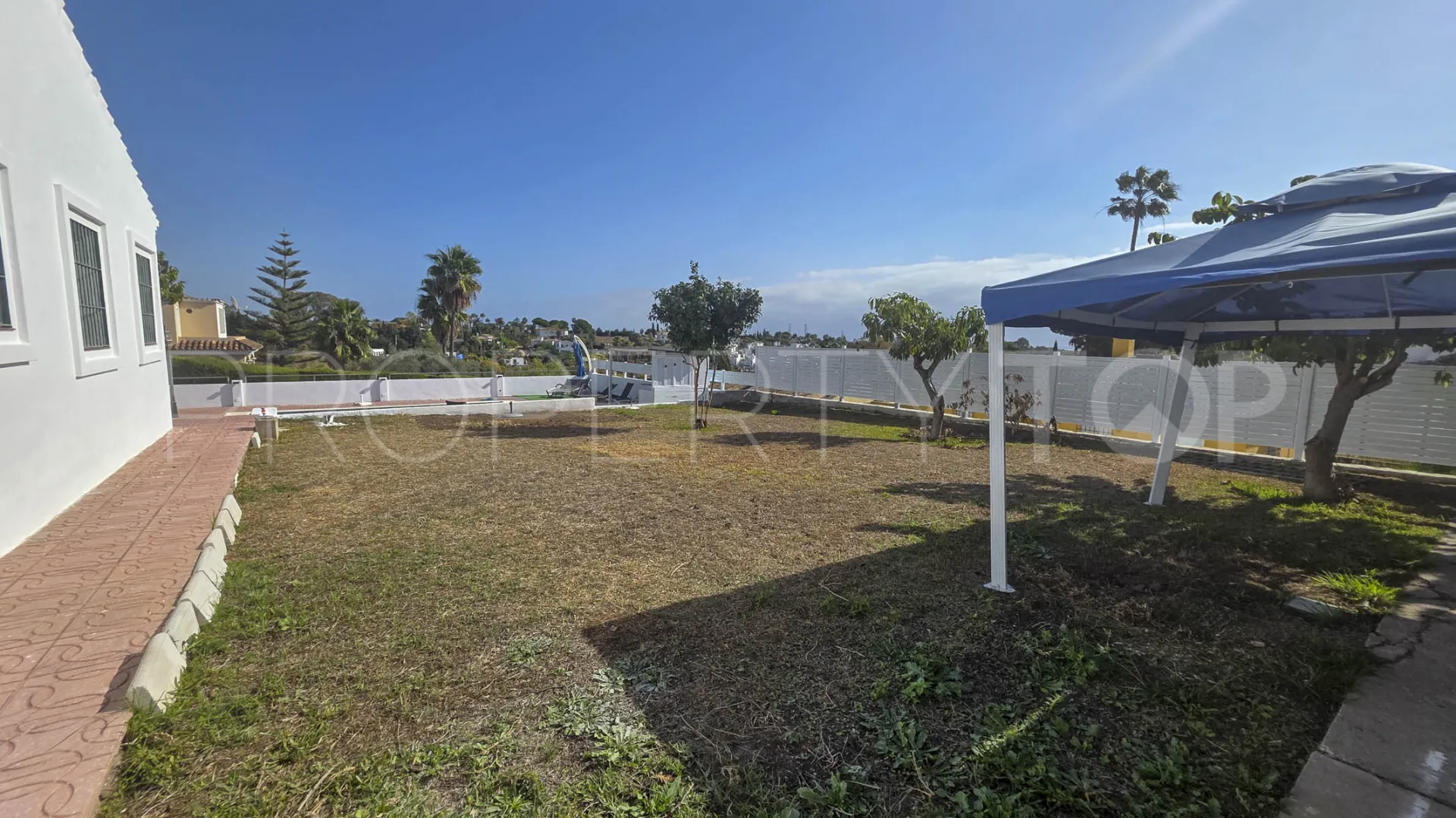 House for sale in Estepona with 3 bedrooms