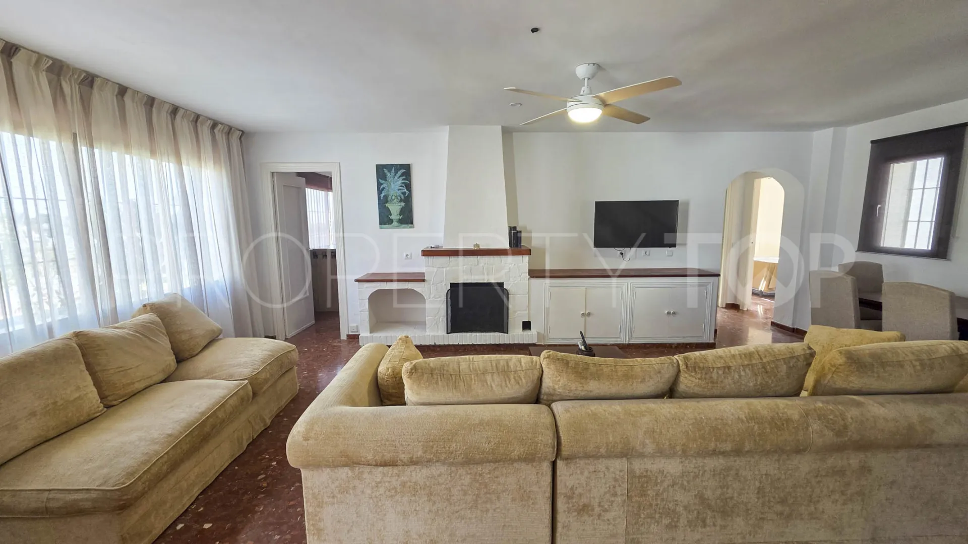 House for sale in Estepona with 3 bedrooms