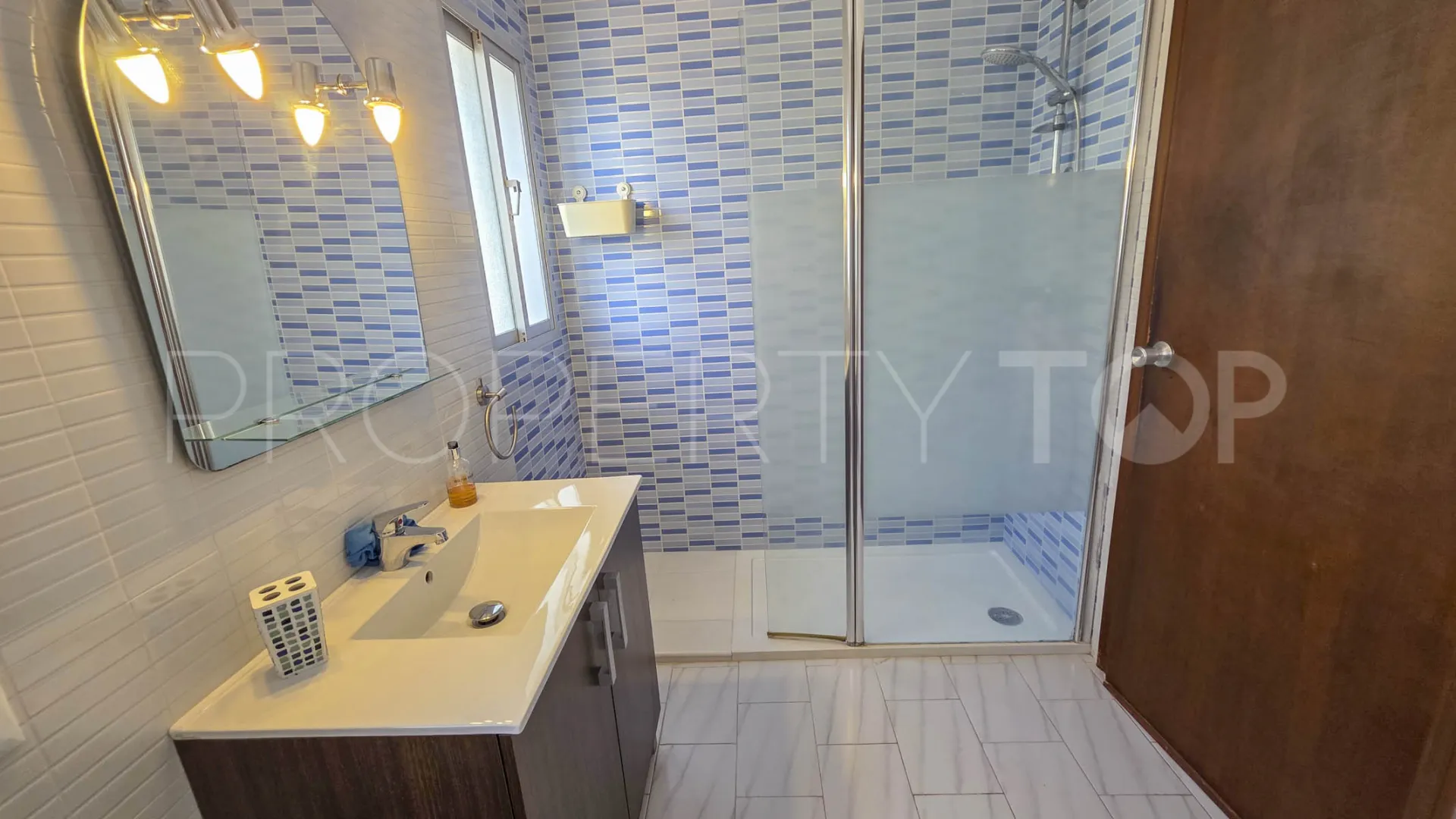 House for sale in Estepona with 3 bedrooms