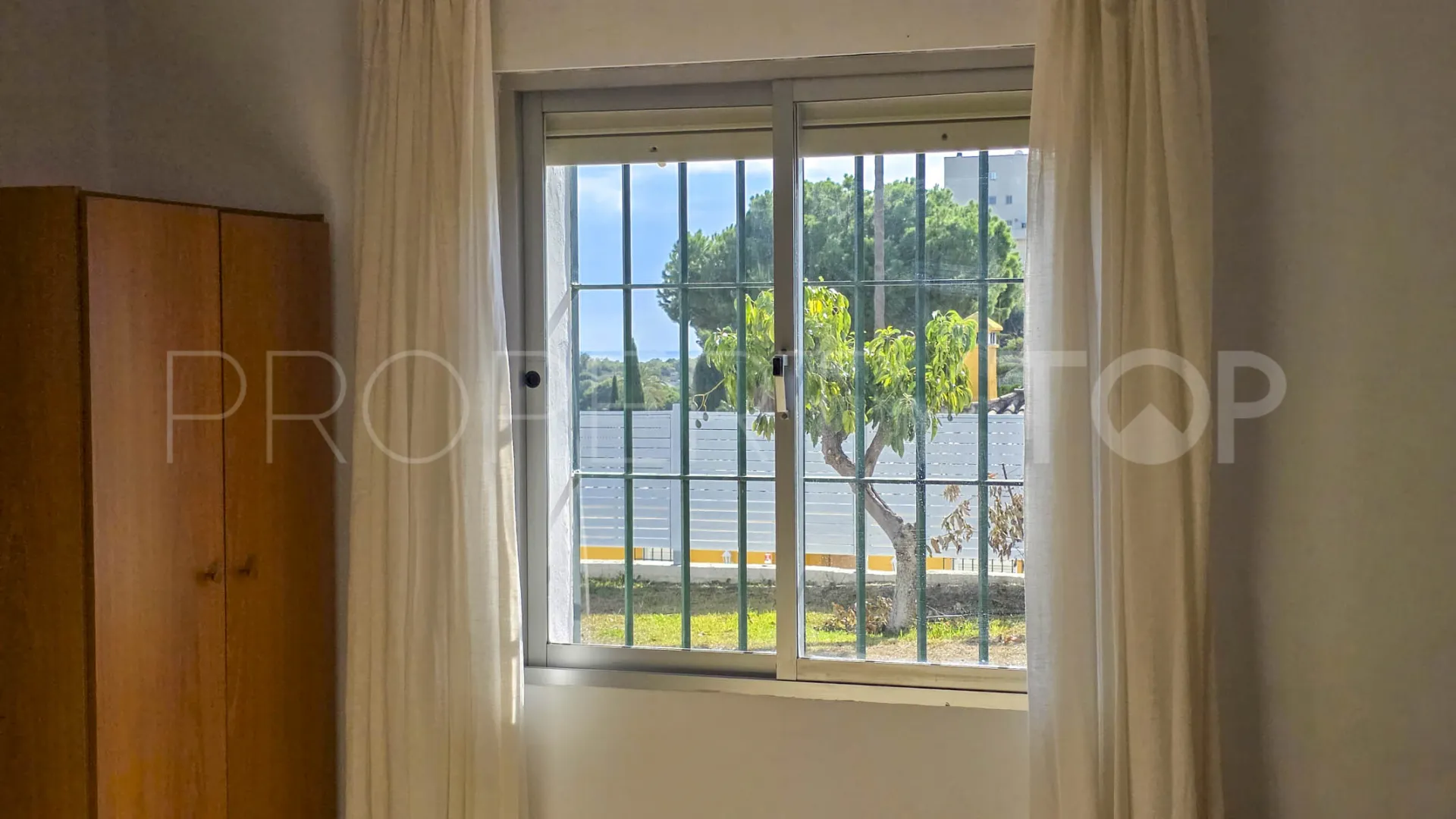 House for sale in Estepona with 3 bedrooms