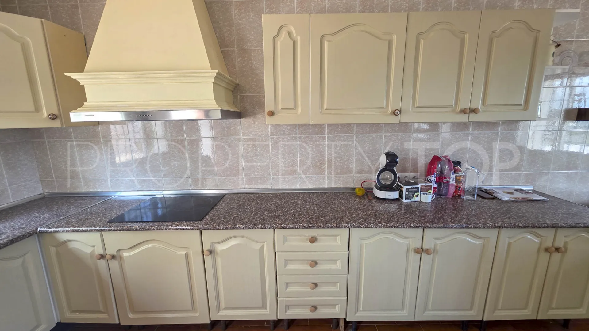 House for sale in Estepona with 3 bedrooms
