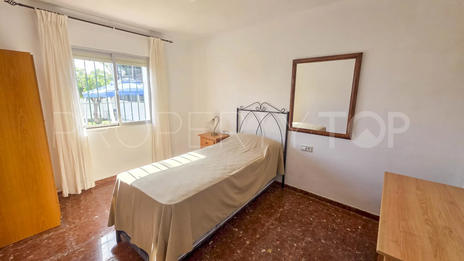 House for sale in Estepona with 3 bedrooms