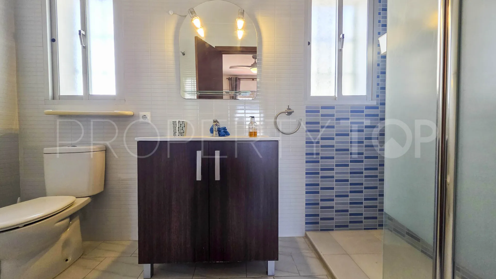 House for sale in Estepona with 3 bedrooms