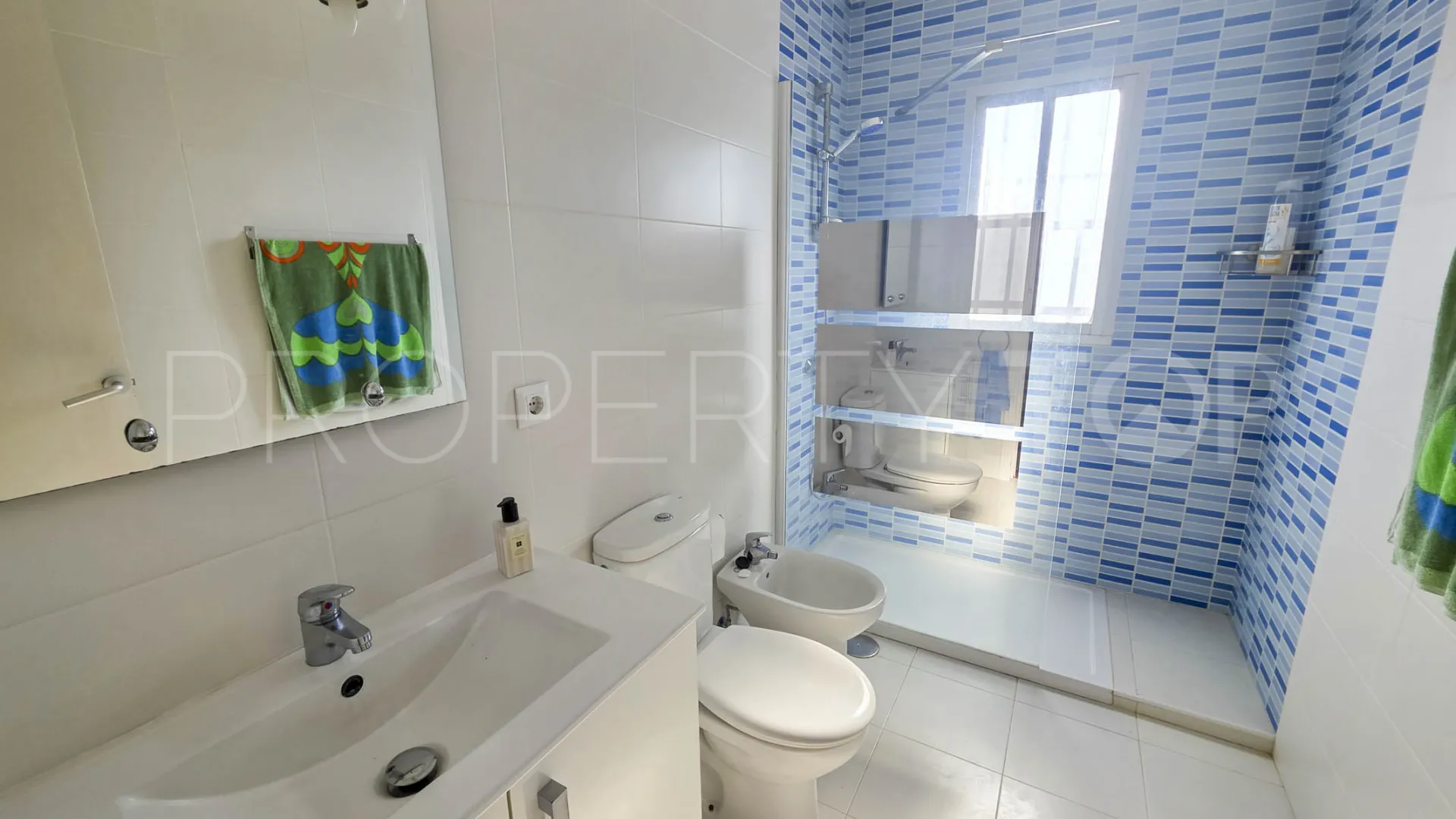 House for sale in Estepona with 3 bedrooms