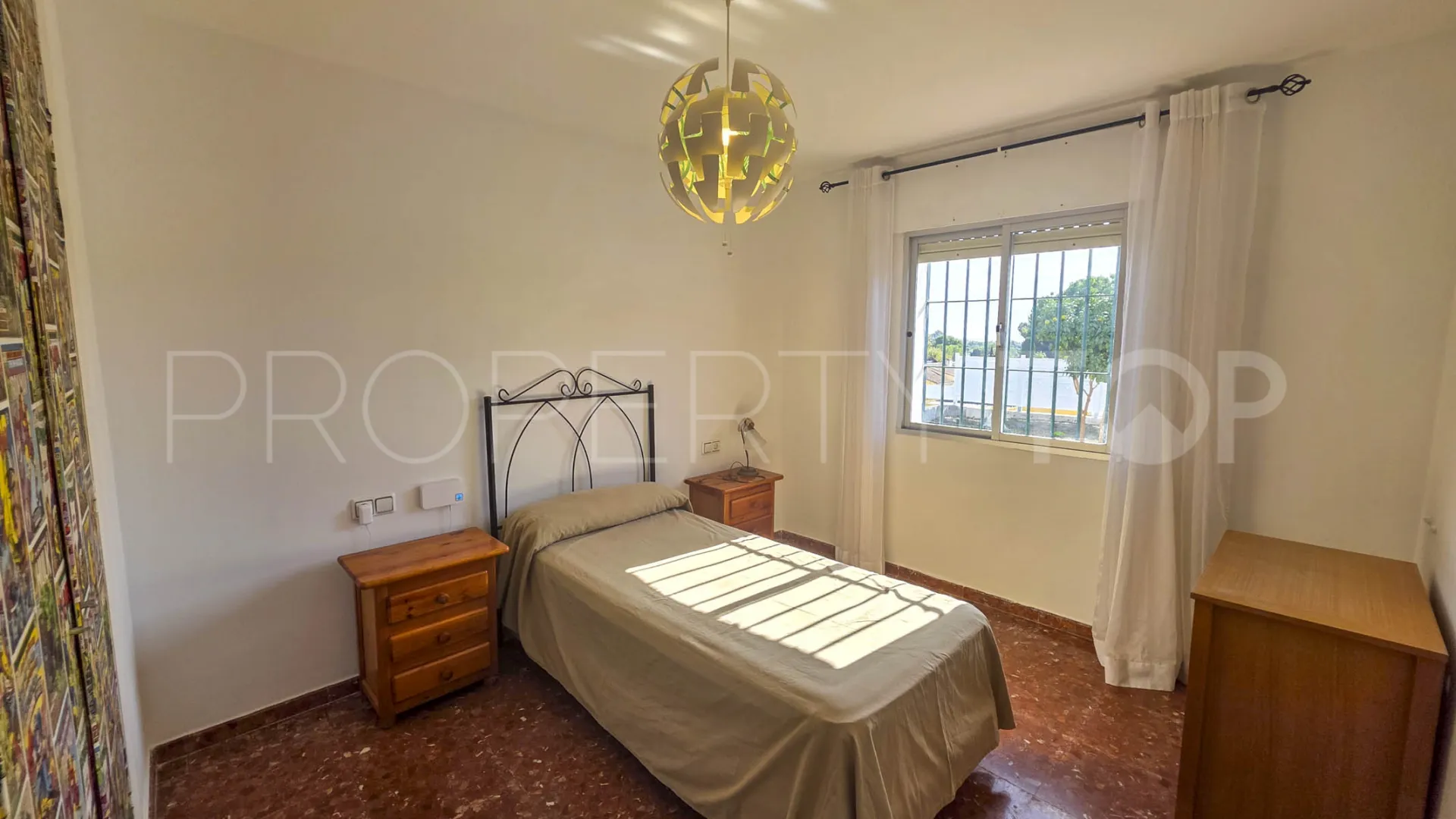 House for sale in Estepona with 3 bedrooms