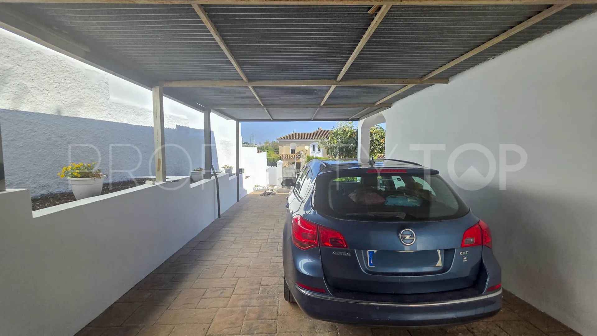 House for sale in Estepona with 3 bedrooms