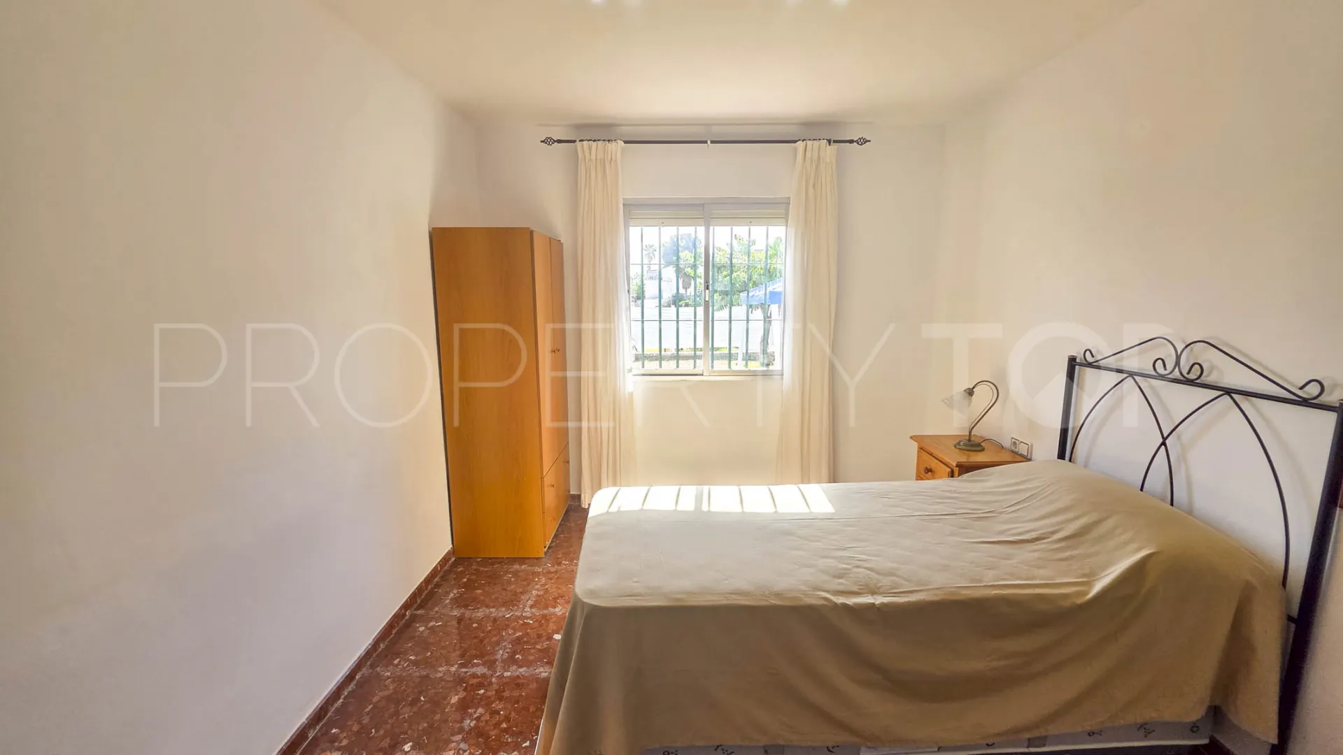House for sale in Estepona with 3 bedrooms